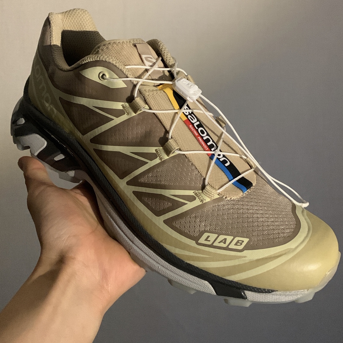 Salomon XT-6 Clear Safari Vanila Ice 착용 스타일