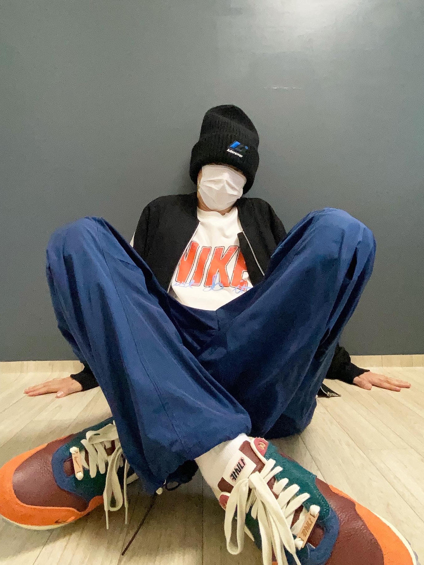 Ader Error x Zara Beanie Black, Nike M NRG Dunk '85 T-Shirt Sail - US/EU 착용 스타일 - 1