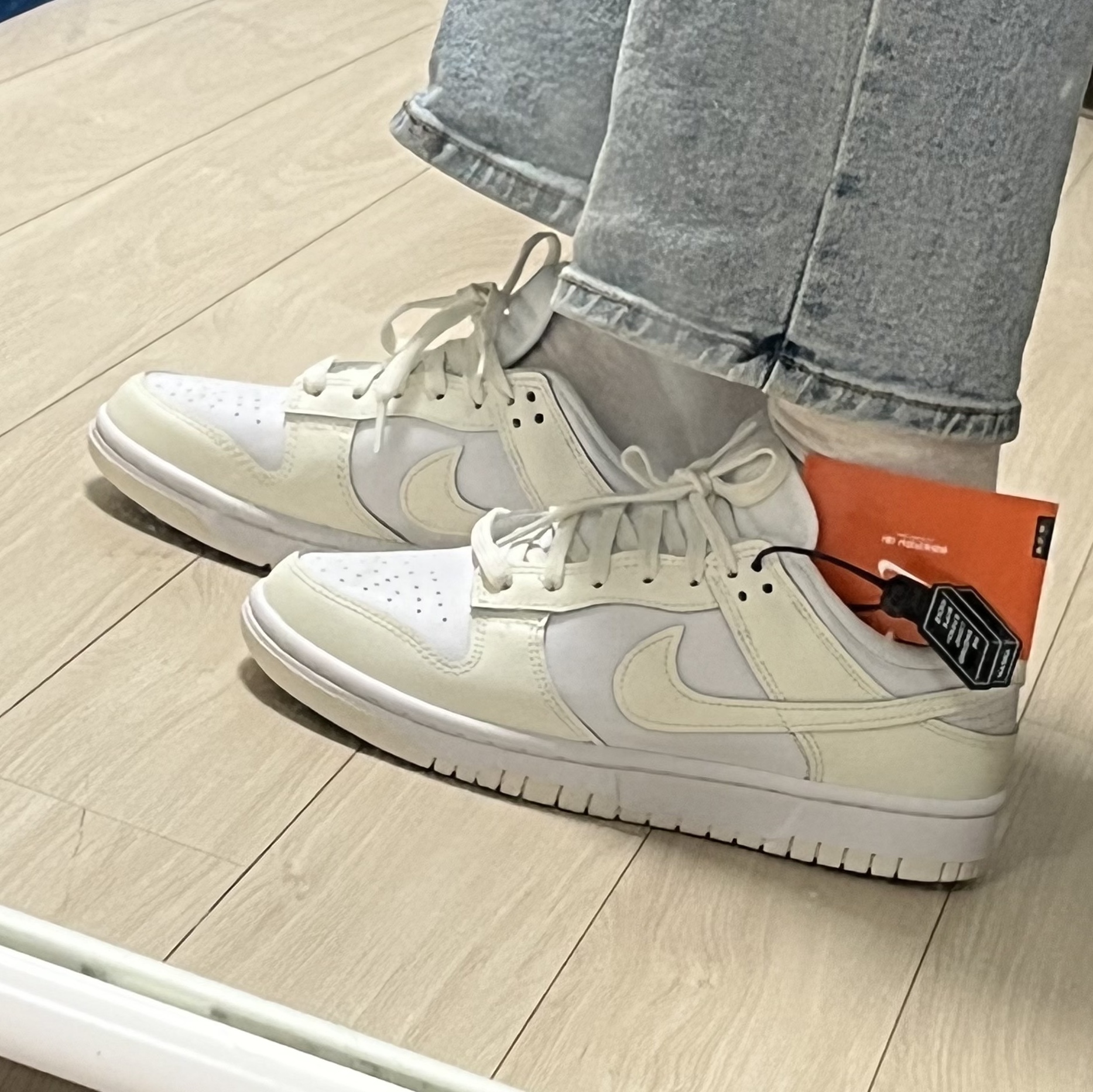 (W) Nike Dunk Low White and Sail 착용 스타일