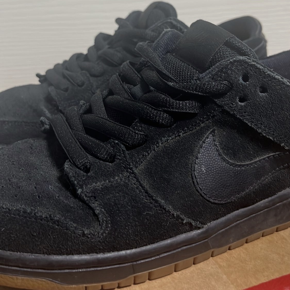 Nike SB Dunk Low IW Black Gum 착용 스타일