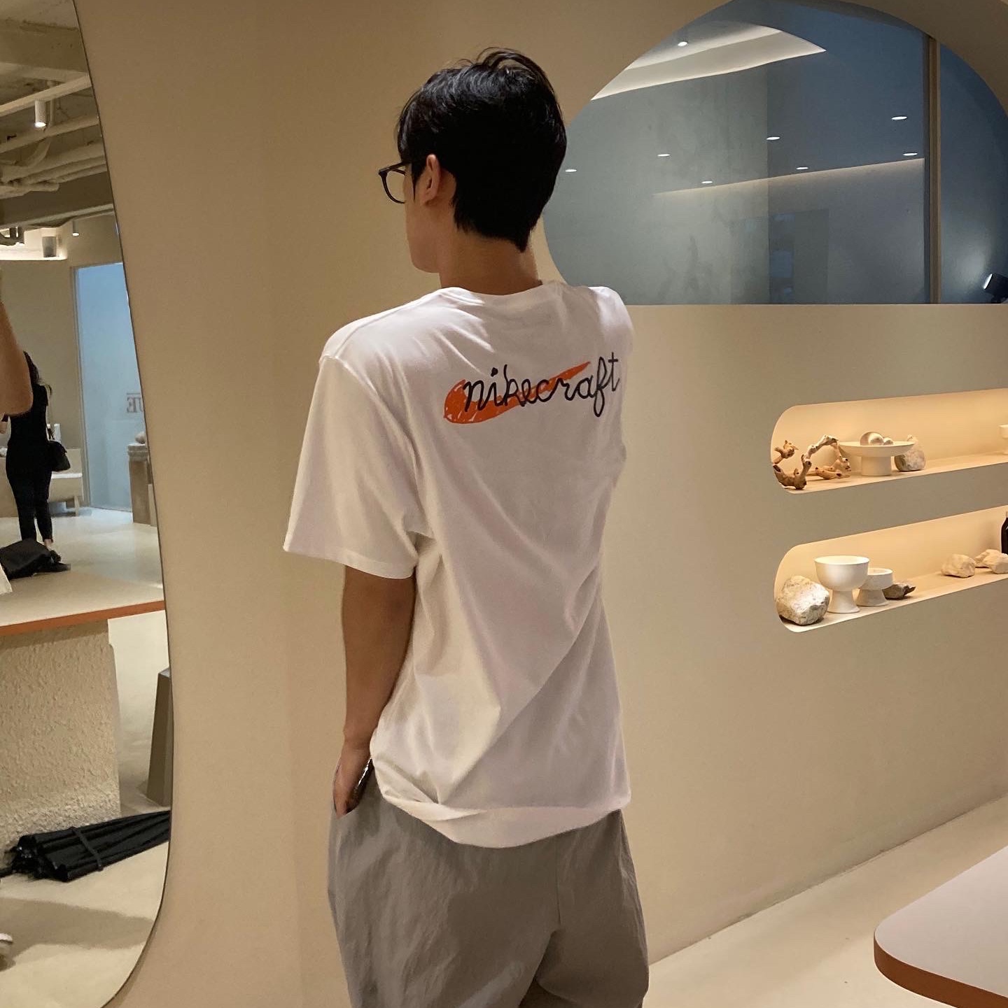 Nike x Tom Sachs Nikecraft Studio T-Shirt White 착용 스타일 - 2