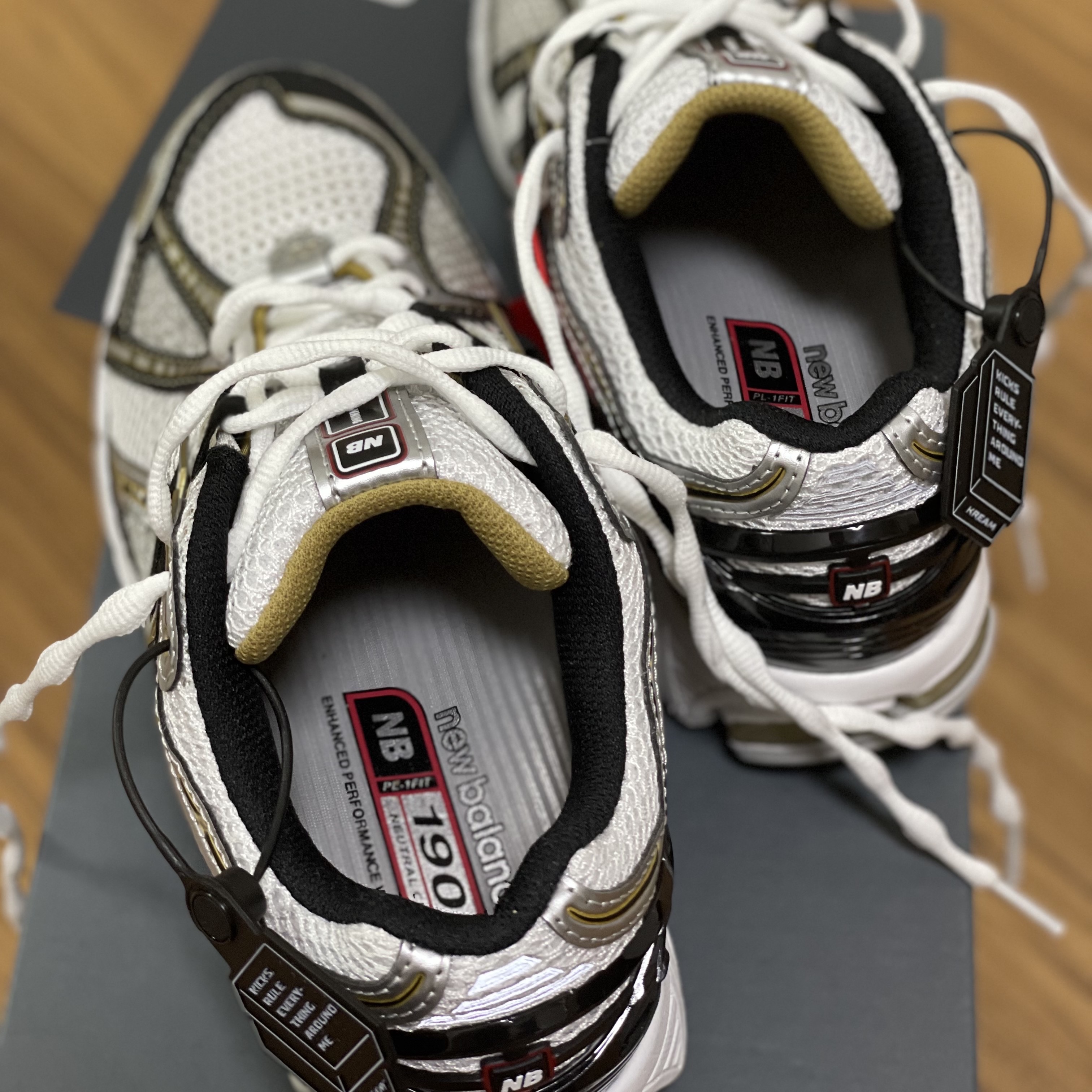 New Balance 1906R White Gold 착용 스타일 - 3