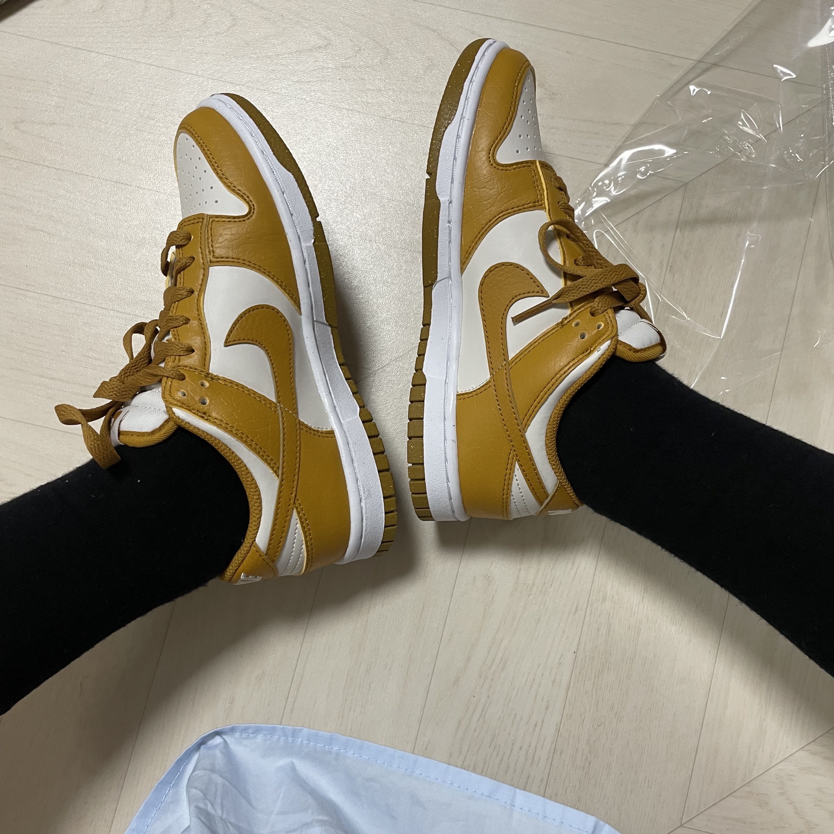 (W) Nike Dunk Low Next Nature Phantom 착용 스타일 - 2