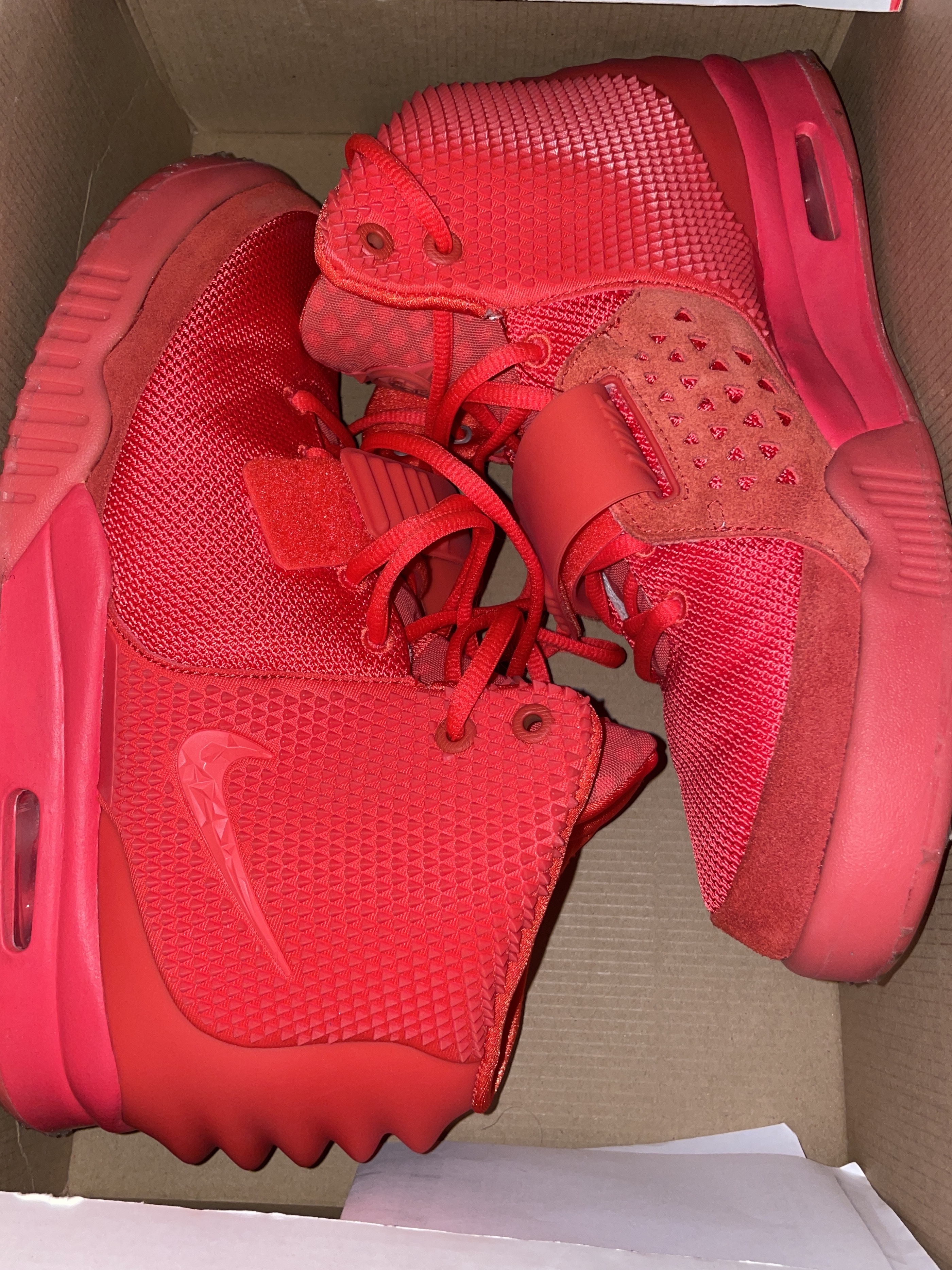 Nike Air Yeezy 2 Red October 착용 스타일