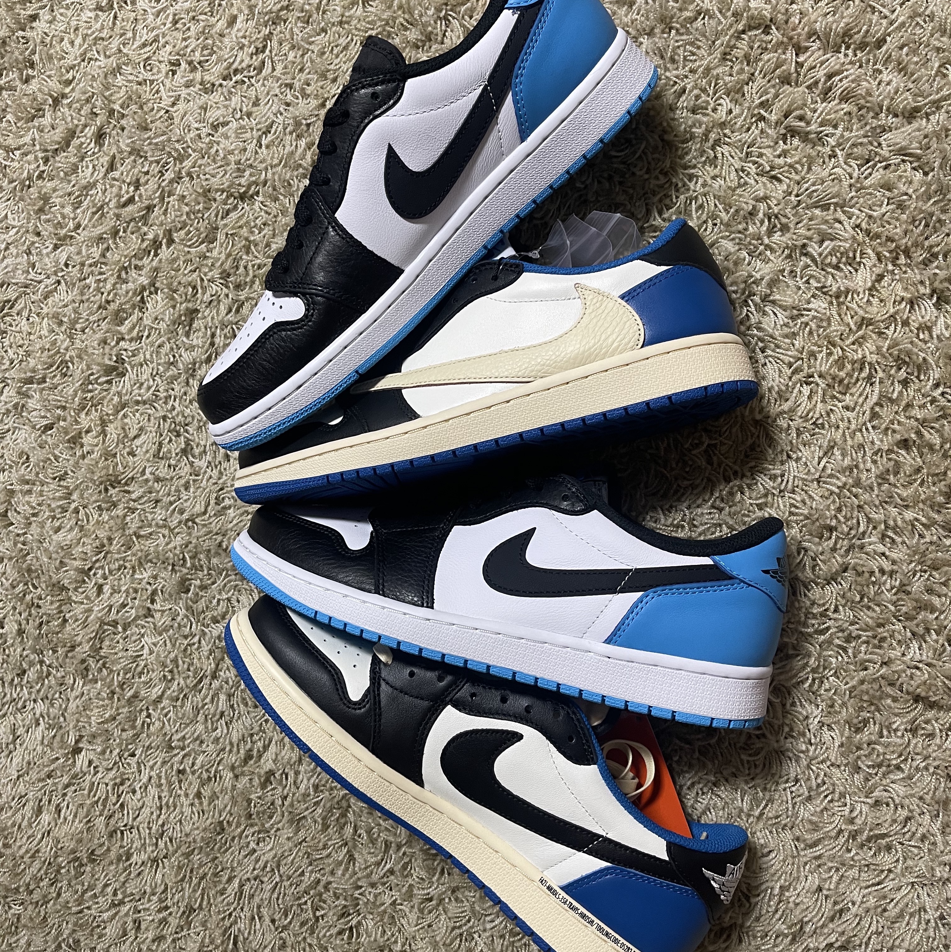 Jordan 1 Retro Low OG Black and Dark Powder Blue, Jordan 1 x Travis Scott x Fragment Retro Low OG SP Military Blue 착용 스타일