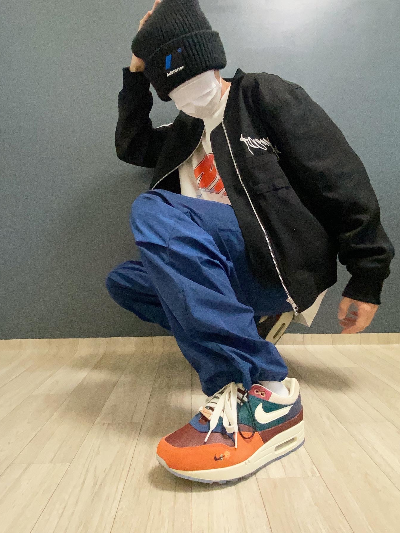 Ader Error x Zara Beanie Black, Nike M NRG Dunk '85 T-Shirt Sail - US/EU 착용 스타일 - 2