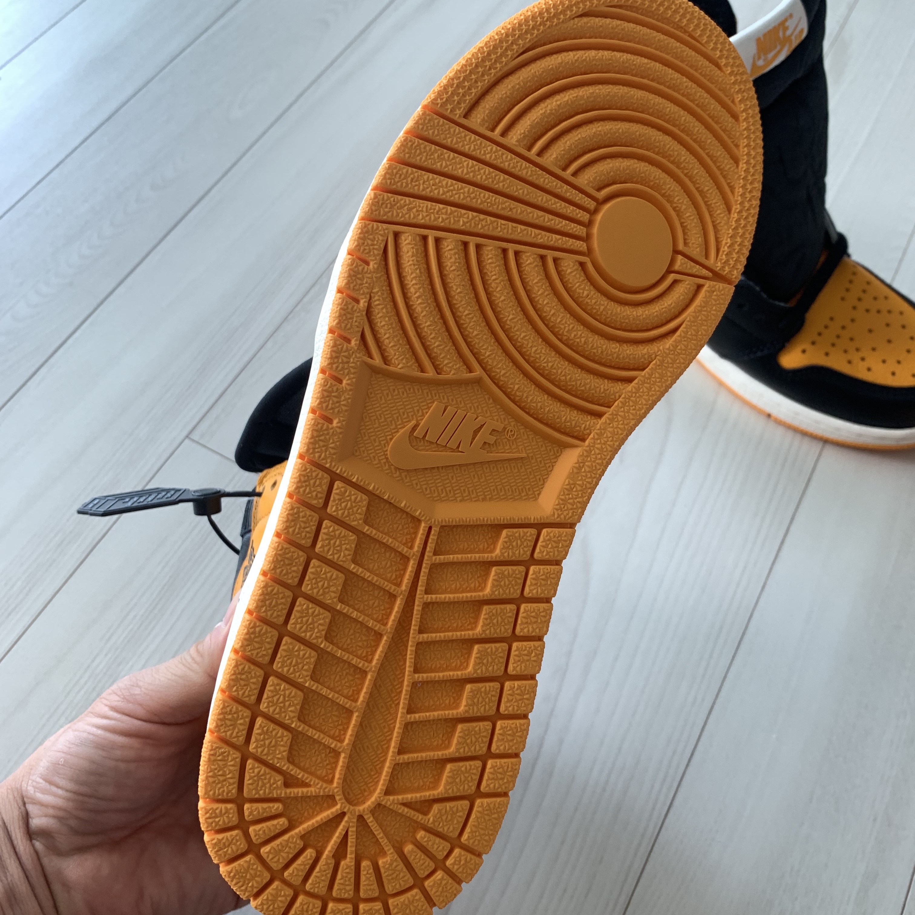 Jordan 1 Retro High OG Taxi 착용 스타일 - 5