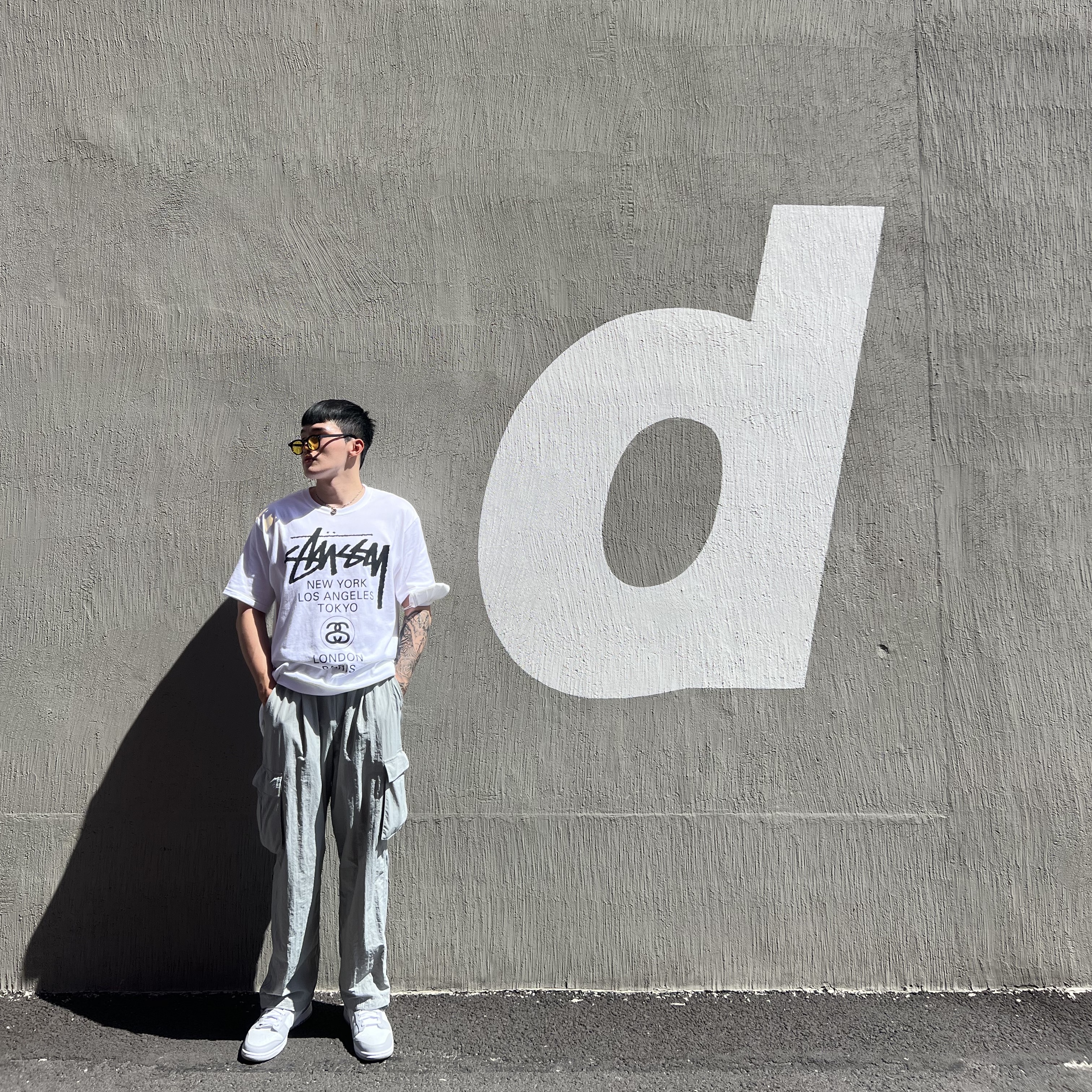 Stussy World Tour T-Shirt White, Nike Dunk Low Retro Wolf Grey 착용 스타일