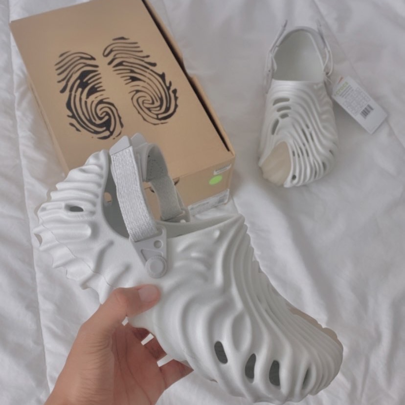 Crocs x Salehe Bembury Pollex Clog Stratus 착용 스타일