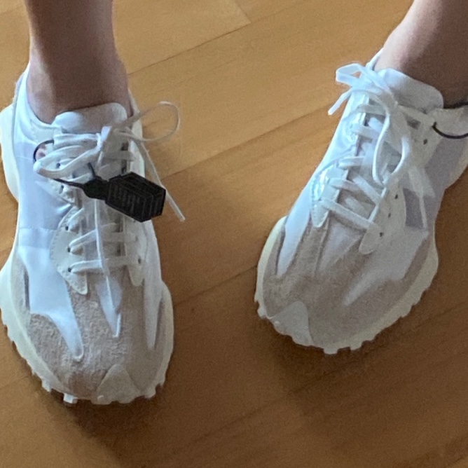 (W) New Balance 327 White Moonbeam 착용 스타일