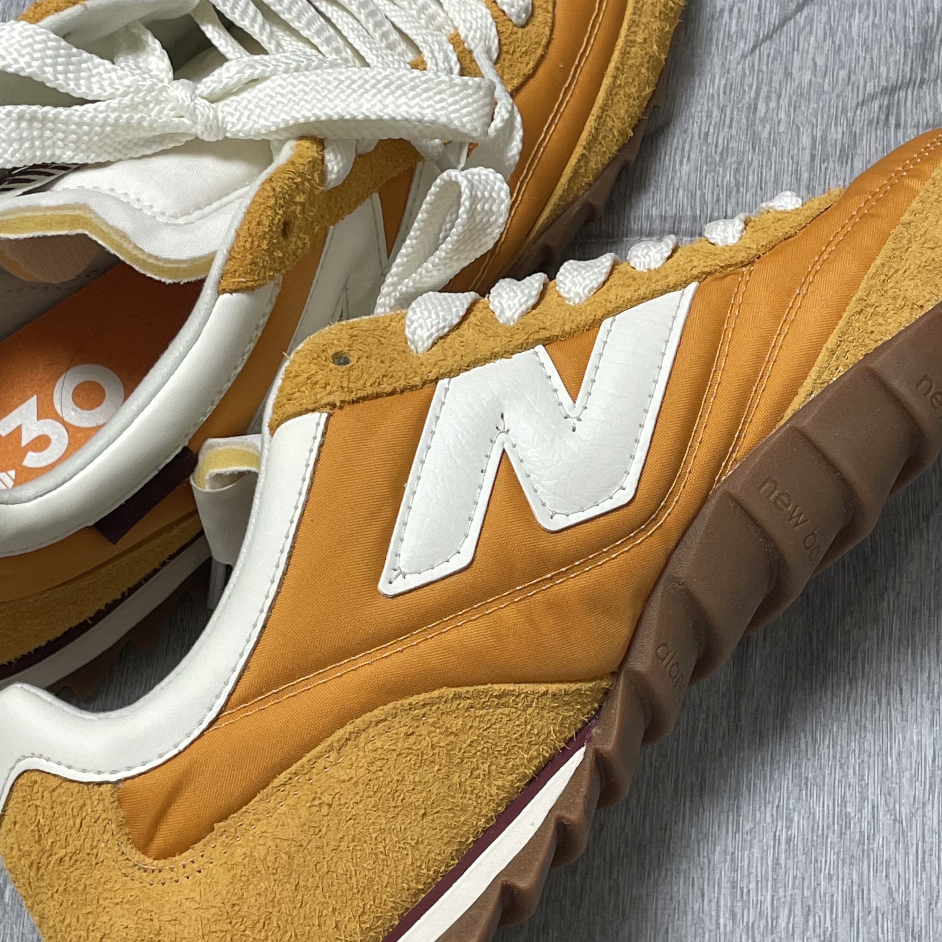 New Balance x Donald Glover RC30 Golden Hour 착용 스타일 - 2