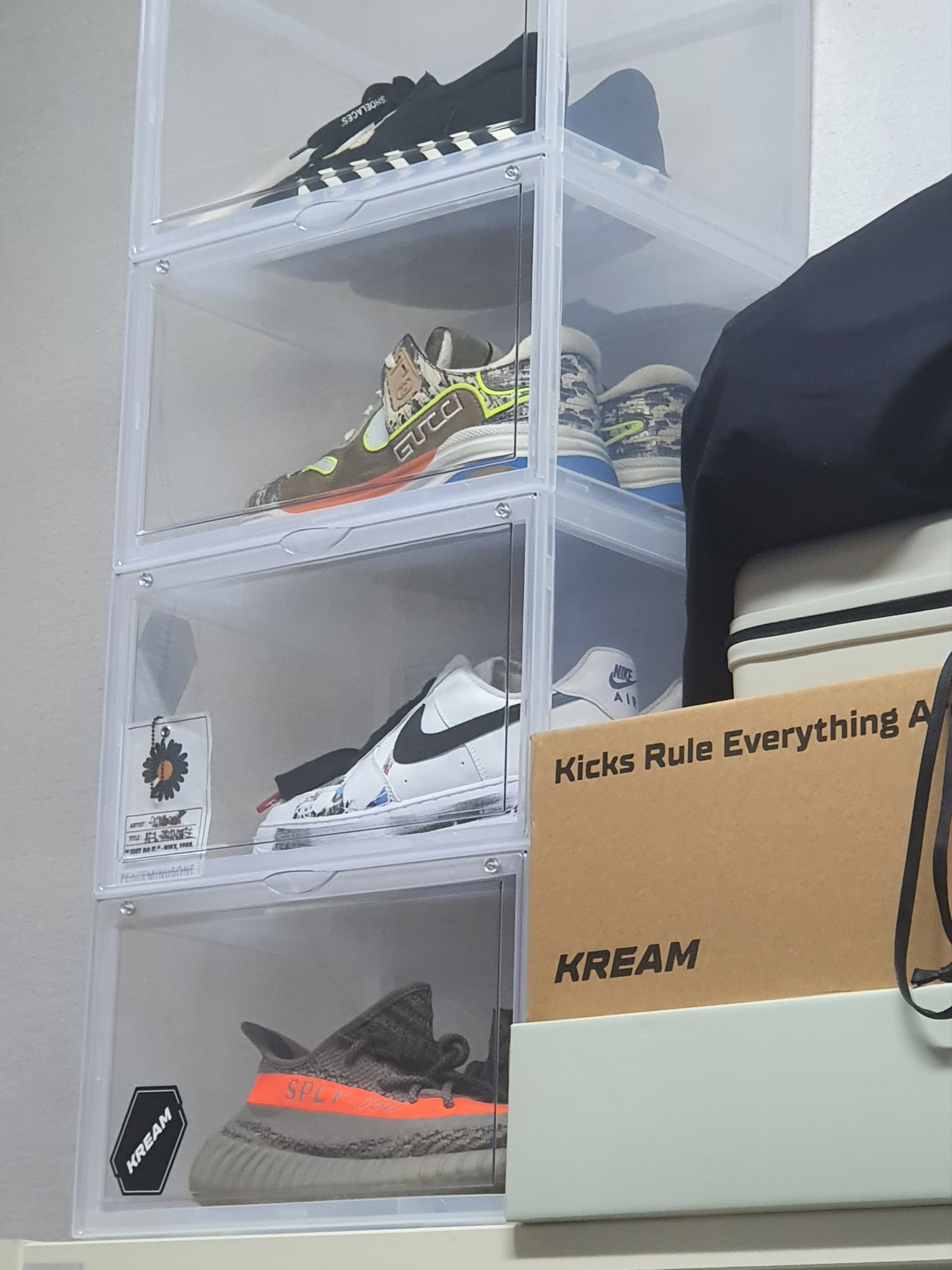 Nike x Peaceminusone Air Force 1 Low Para-Noise 2.0, Adidas Yeezy Boost 350 V2 Beluga - Reflective 착용 스타일
