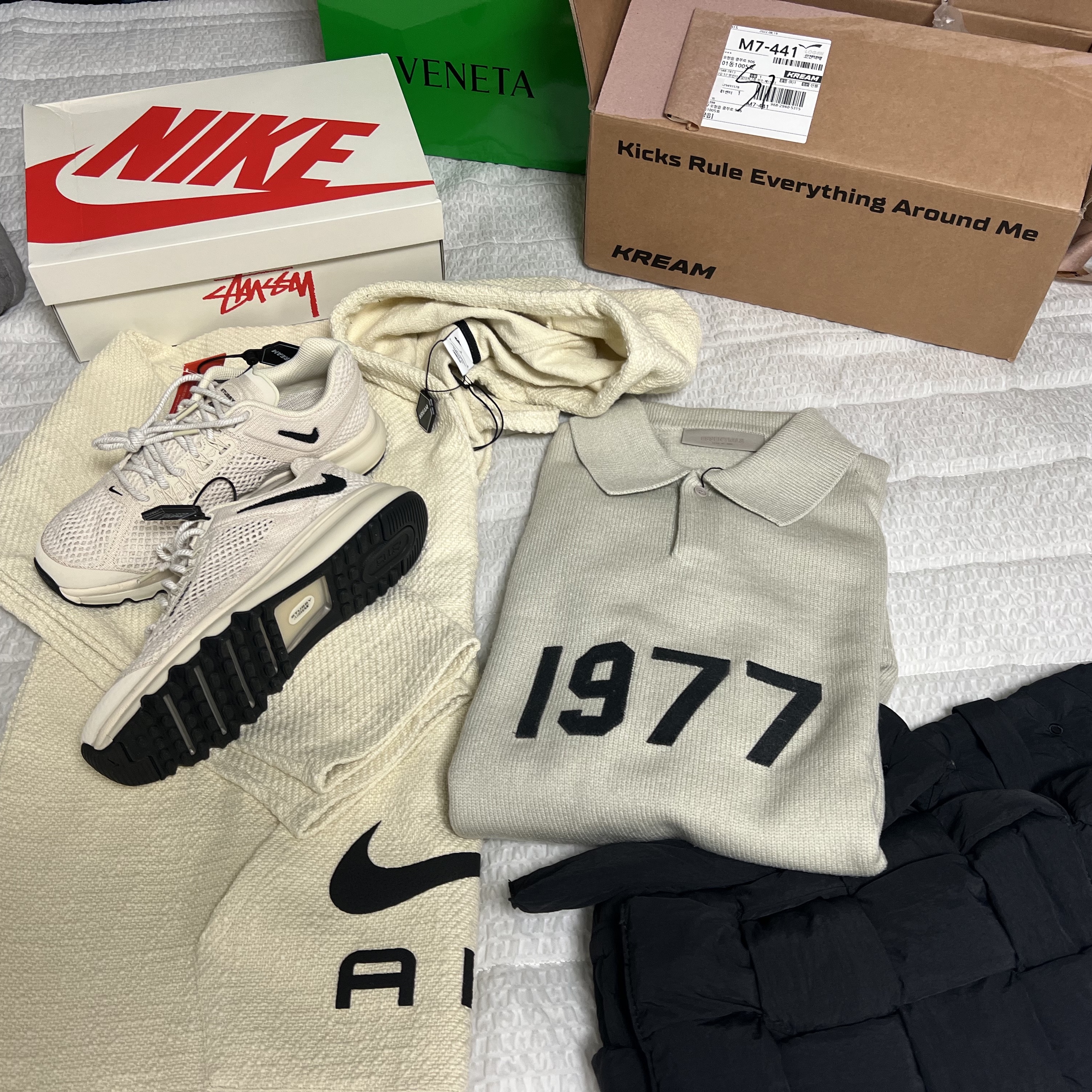 Nike x Stussy Air Max 2013 Fossil, Nike x Stussy NRG Fleece Hemp Pullover Natural 착용 스타일