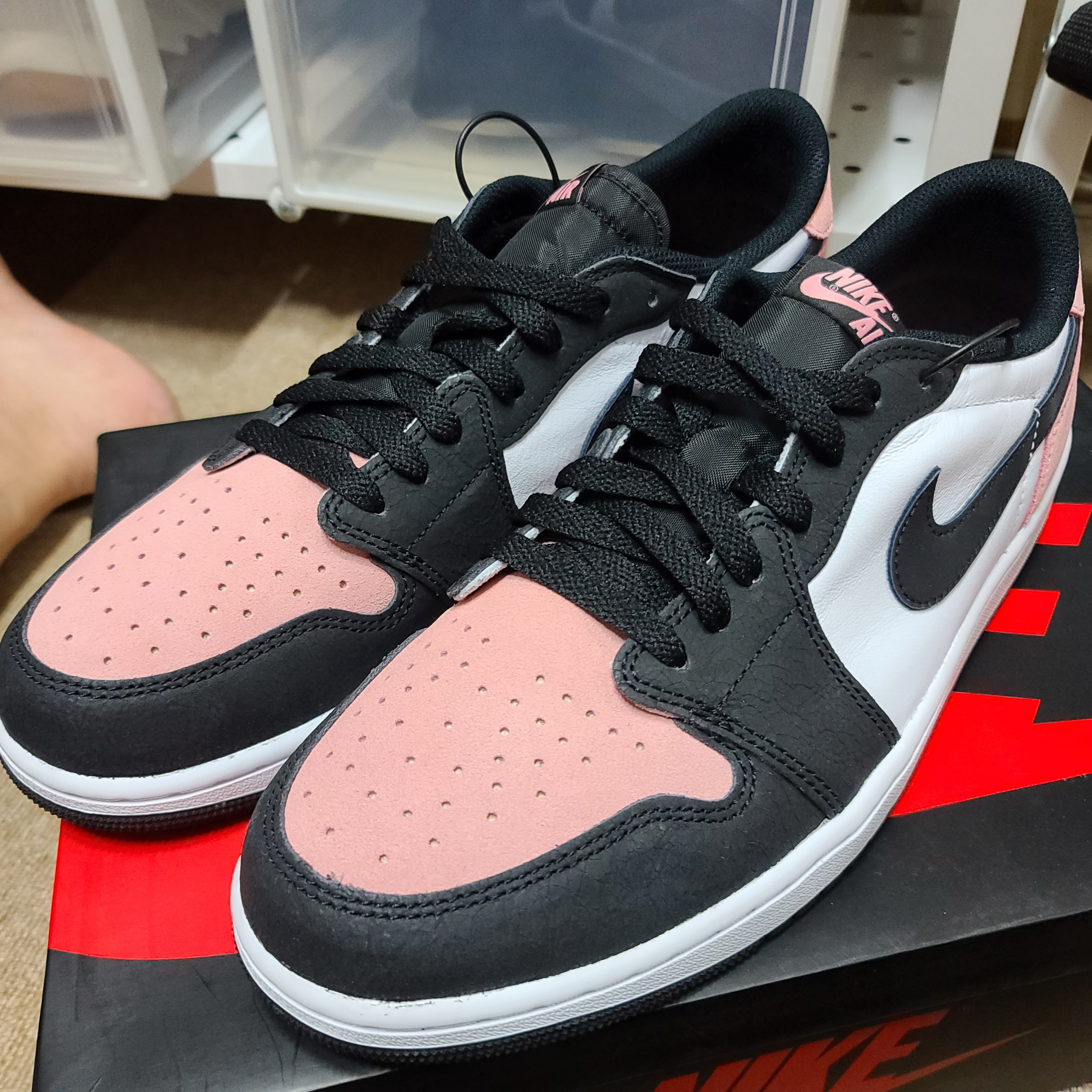 Jordan 1 Retro Low OG Bleached Coral 착용 스타일
