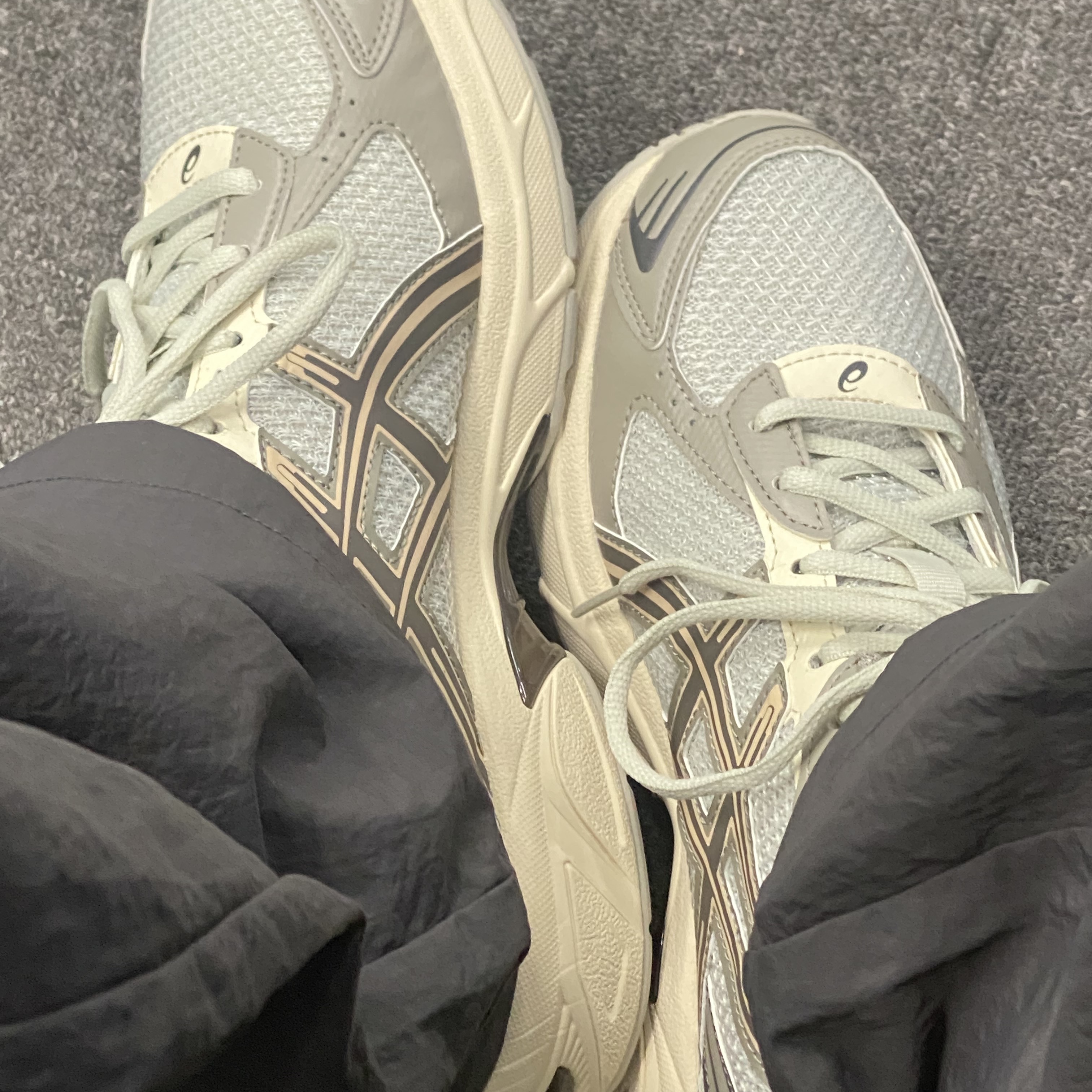 Asics x I4P Gel-1130 Glacier Grey Mink 착용 스타일