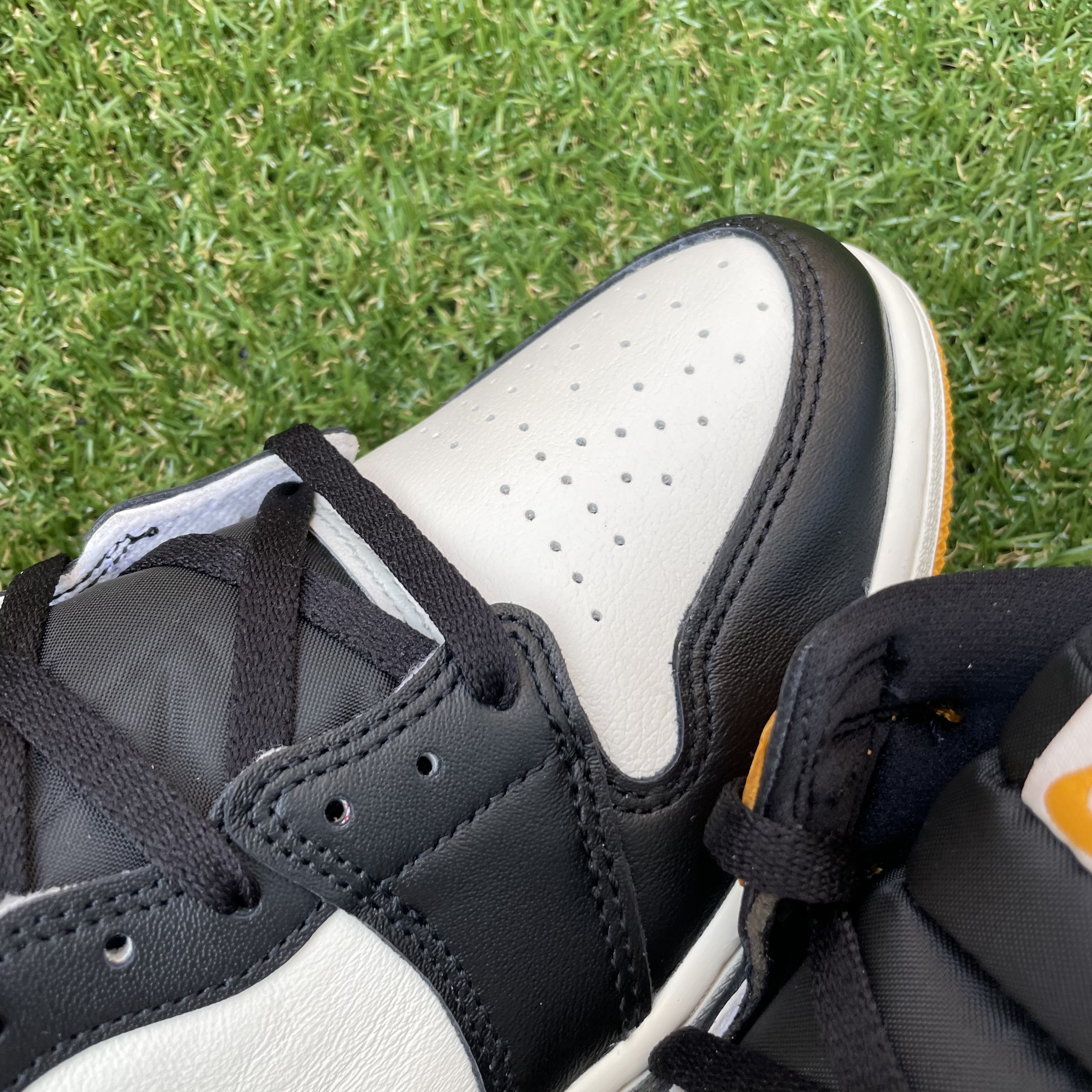 Jordan 1 Retro High OG Taxi, (GS) Jordan 1 Retro High OG Taxi 착용 스타일 - 4