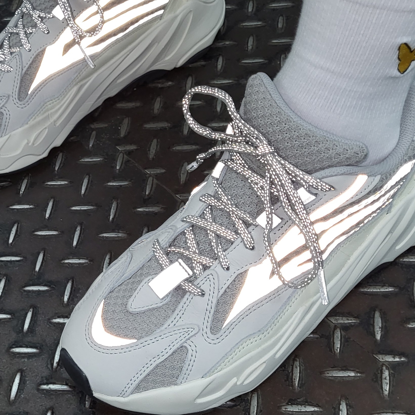 Adidas Yeezy Boost 700 V2 Static 2022 착용 스타일