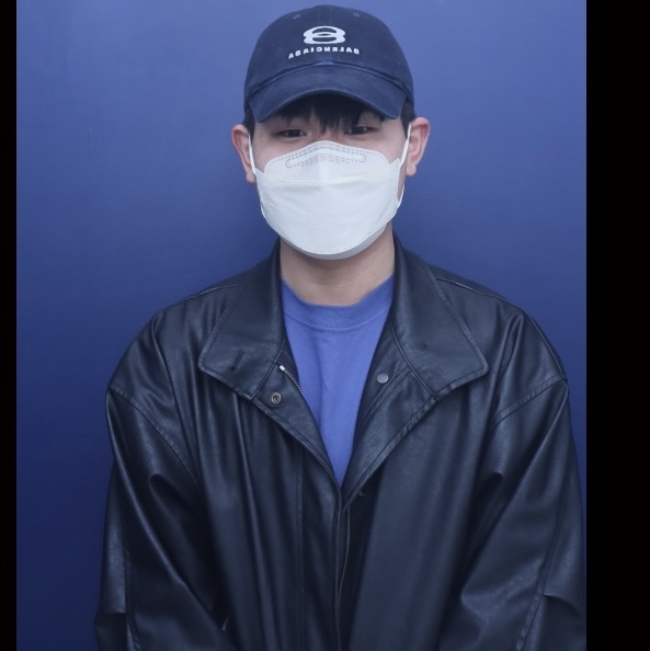Balenciaga Unity Snowboard Cap Navy Blue, Stussy 8 Ball T-Shirt Midnight - 22SS 착용 스타일
