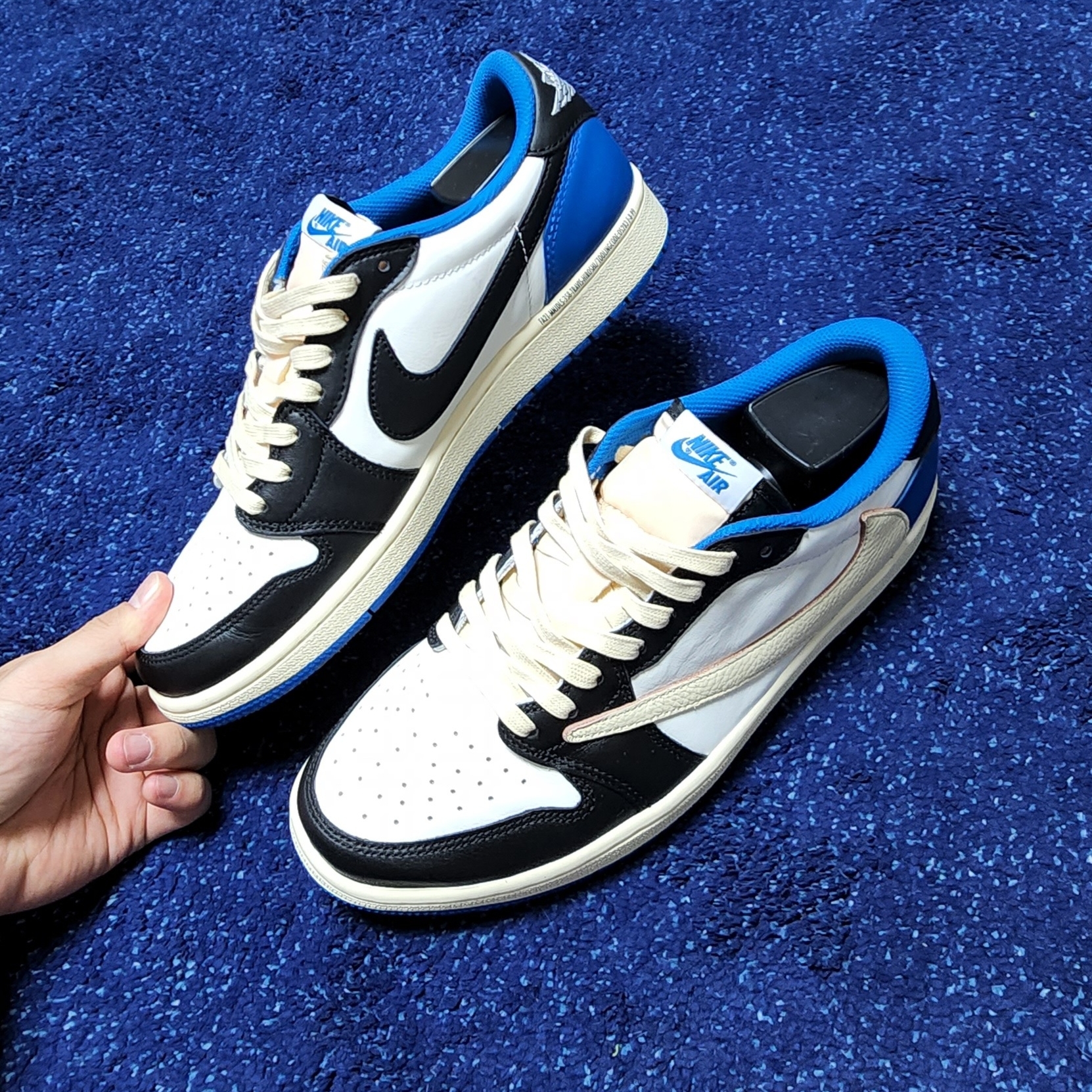 Jordan 1 x Travis Scott x Fragment Retro Low OG SP Military Blue 착용 스타일