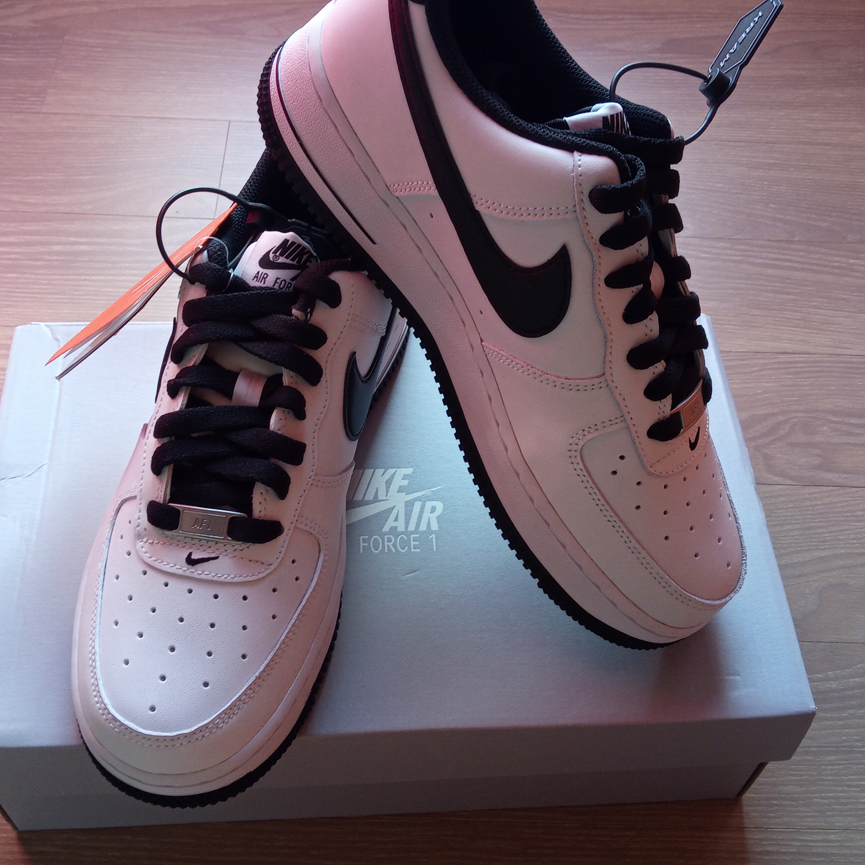 Nike Air Force 1 '07 White Black 착용 스타일