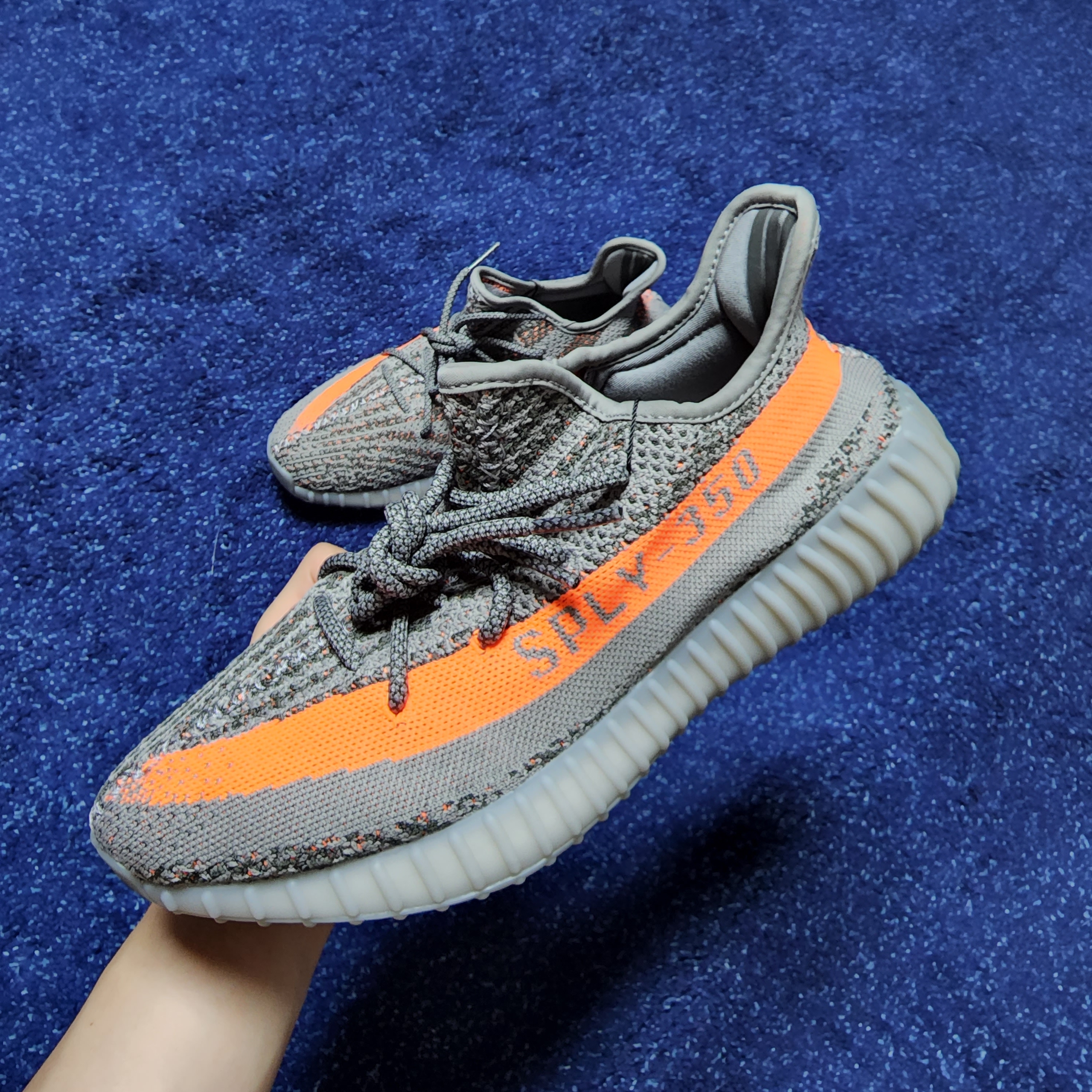 Adidas Yeezy Boost 350 V2 Beluga - Reflective 착용 스타일