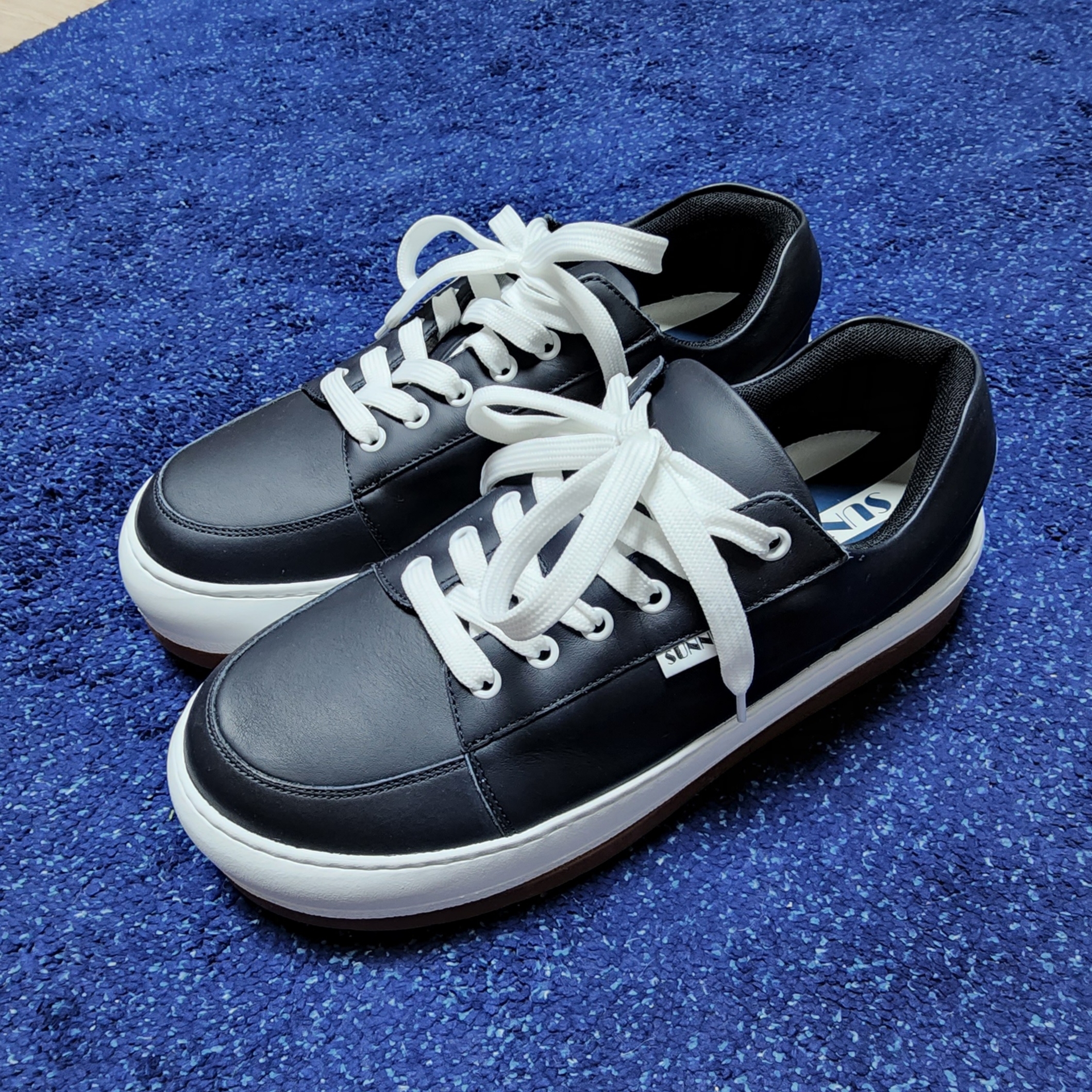Sunnei Leather Dreamy Black 착용 스타일