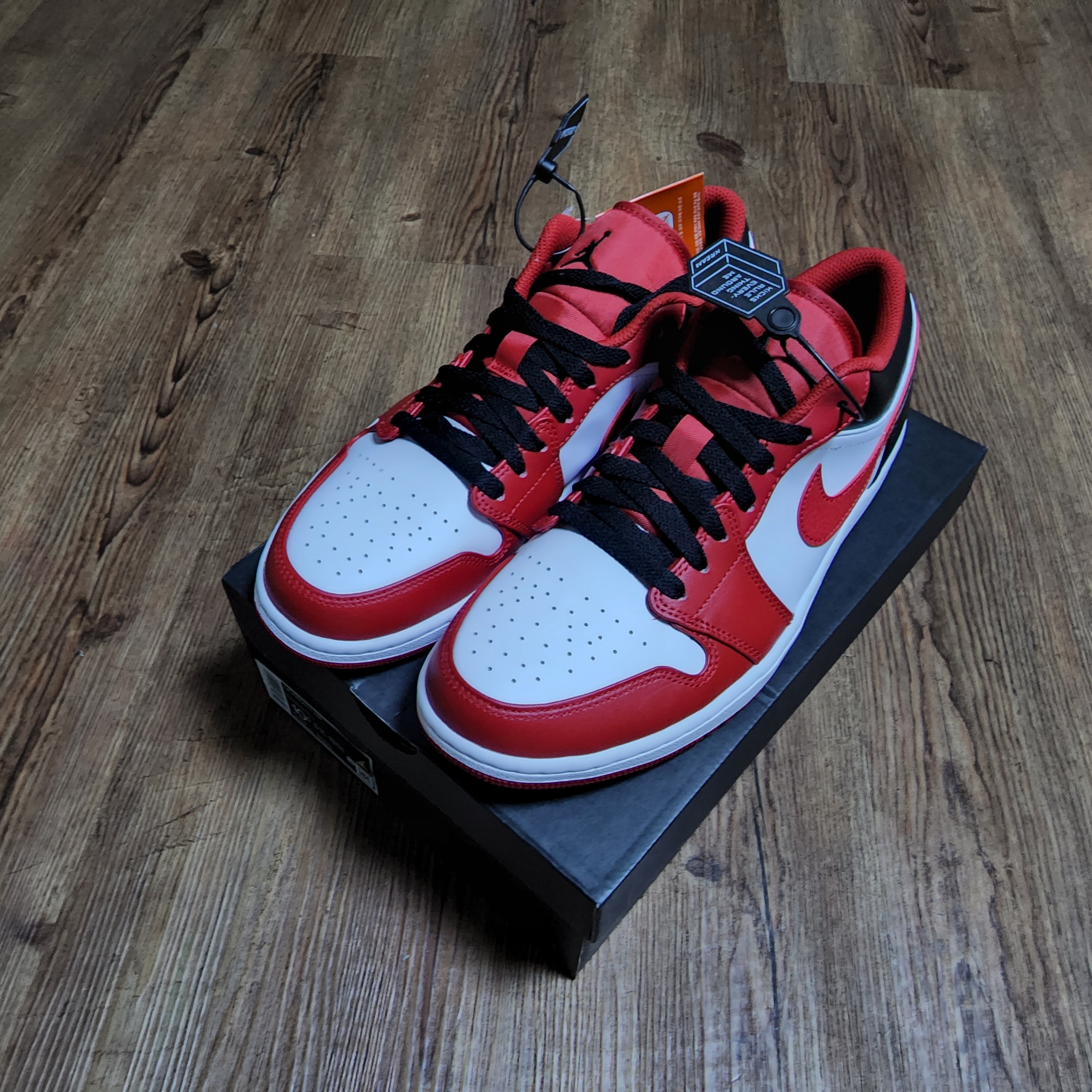 Jordan 1 Low White Gym Red Black 착용 스타일