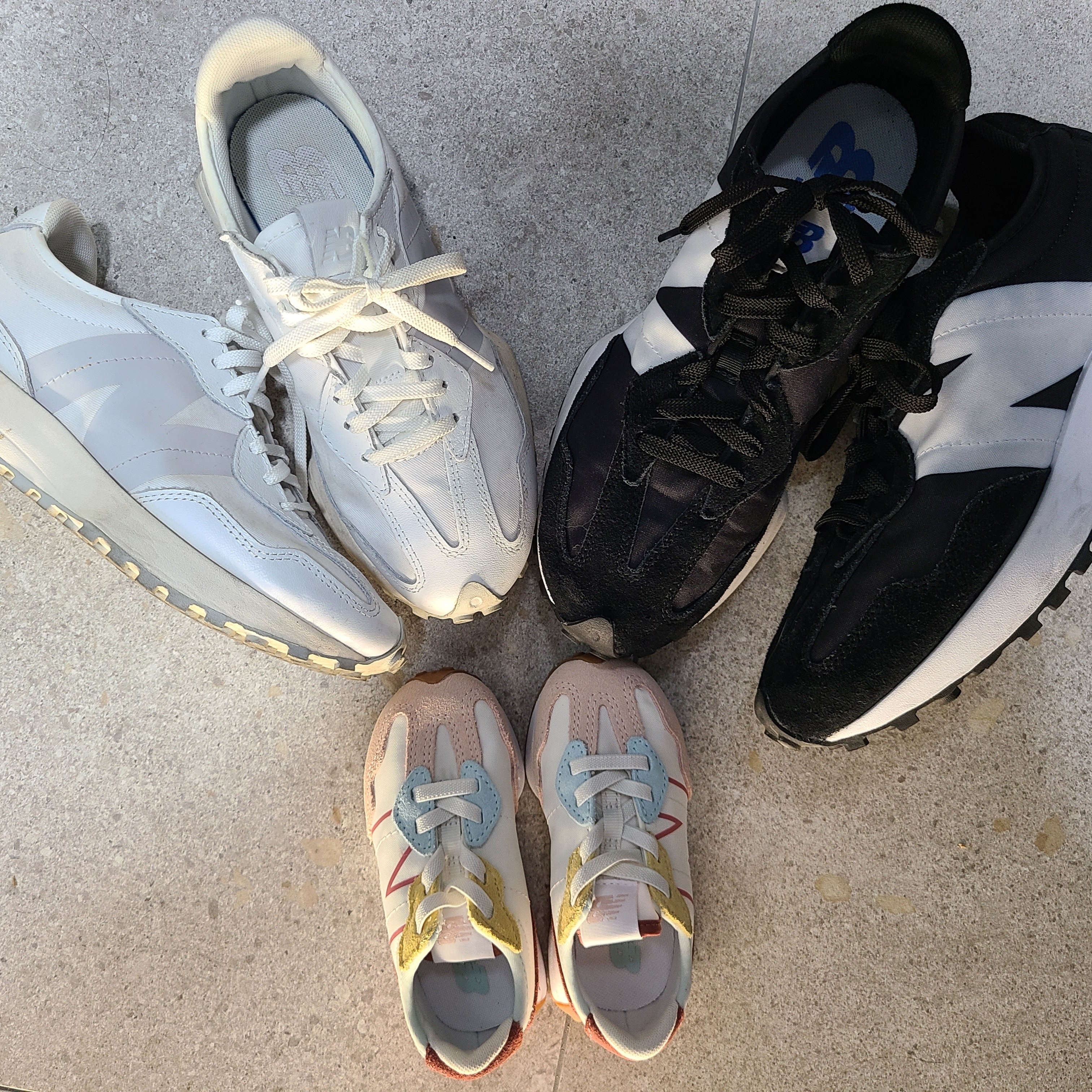 (W) New Balance 327 White - JD Sports Exclusive, New Balance 327 Black 착용 스타일