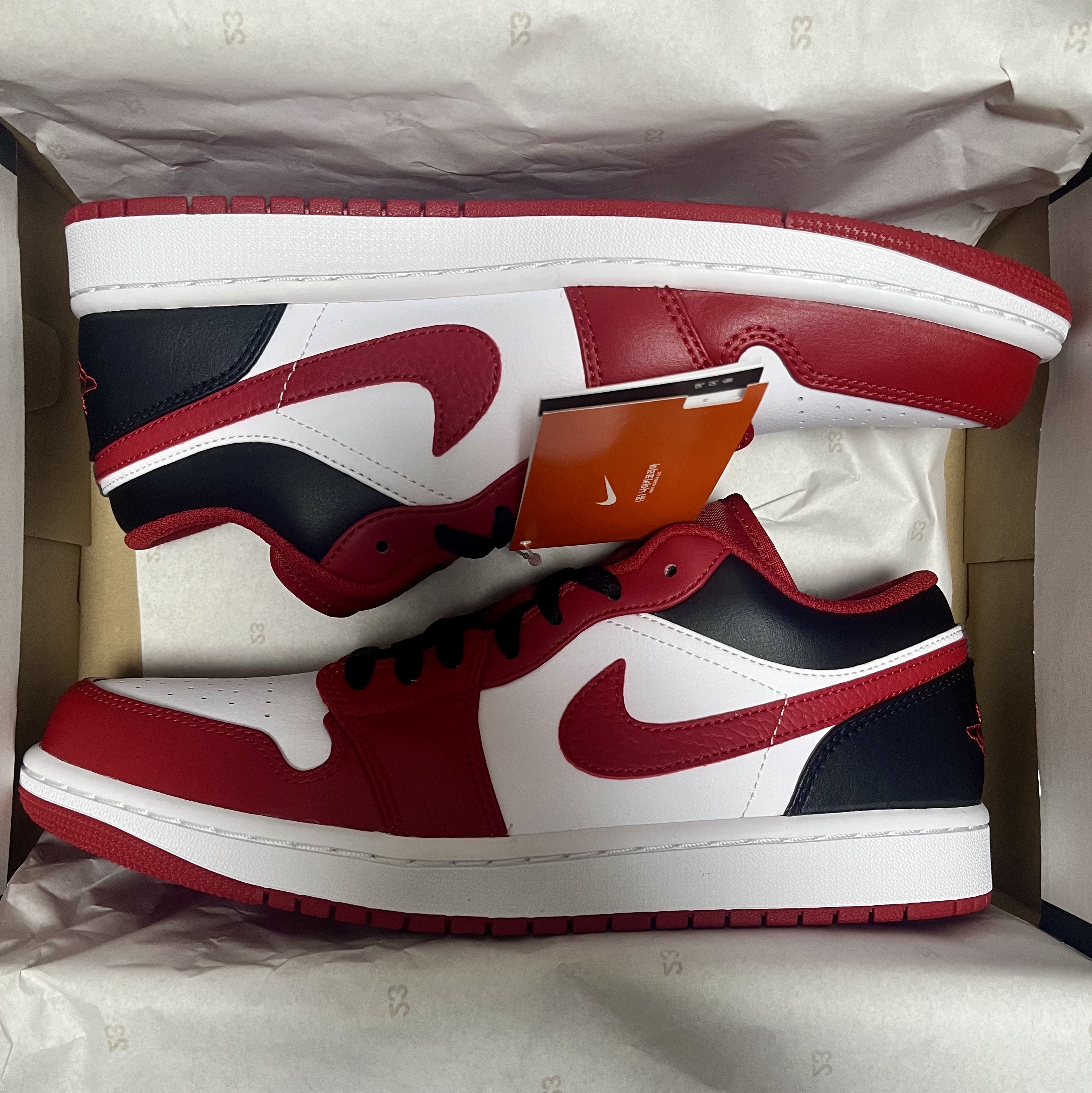 Jordan 1 Low White Gym Red Black 착용 스타일