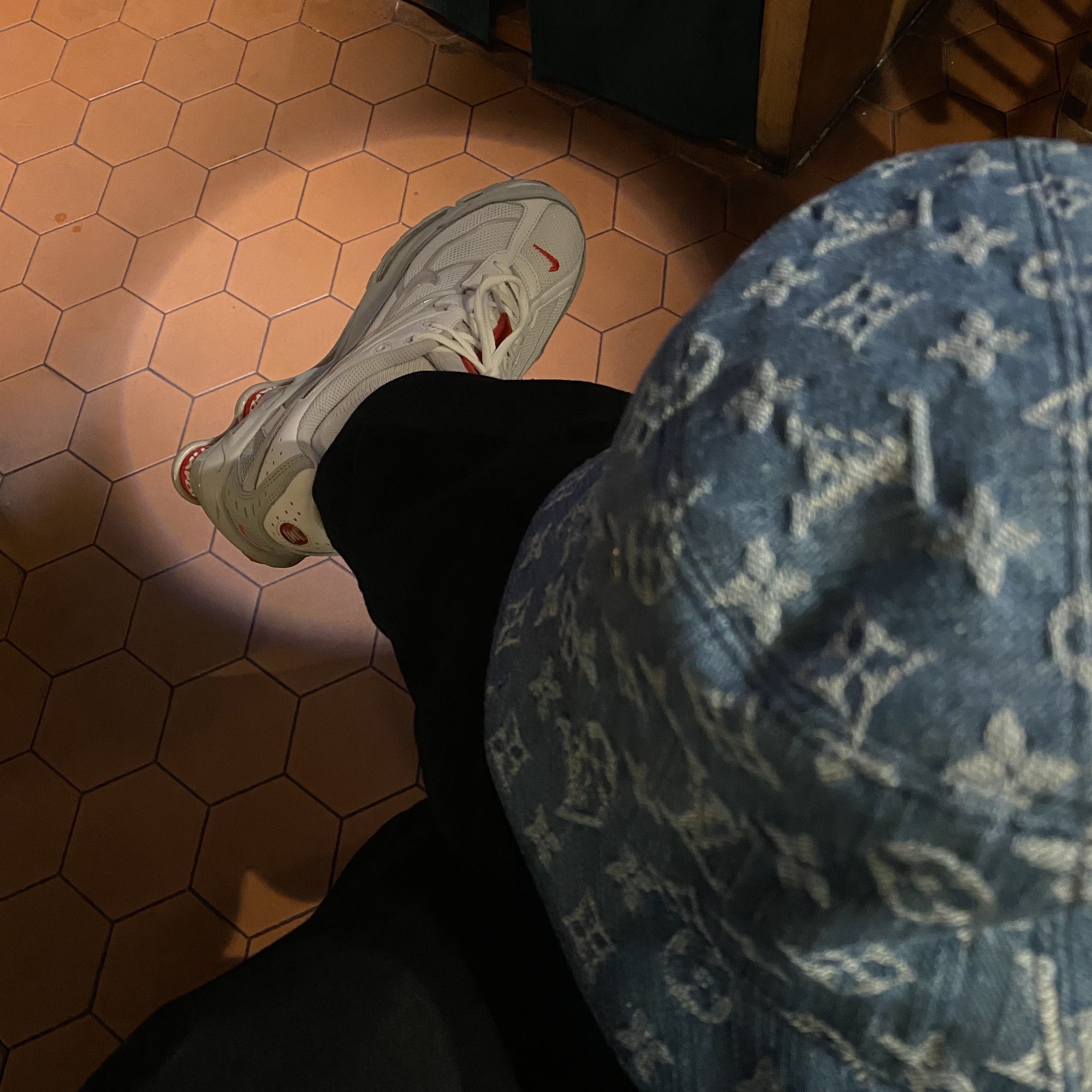 Nike x Supreme Shox Ride 2 SP White 착용 스타일