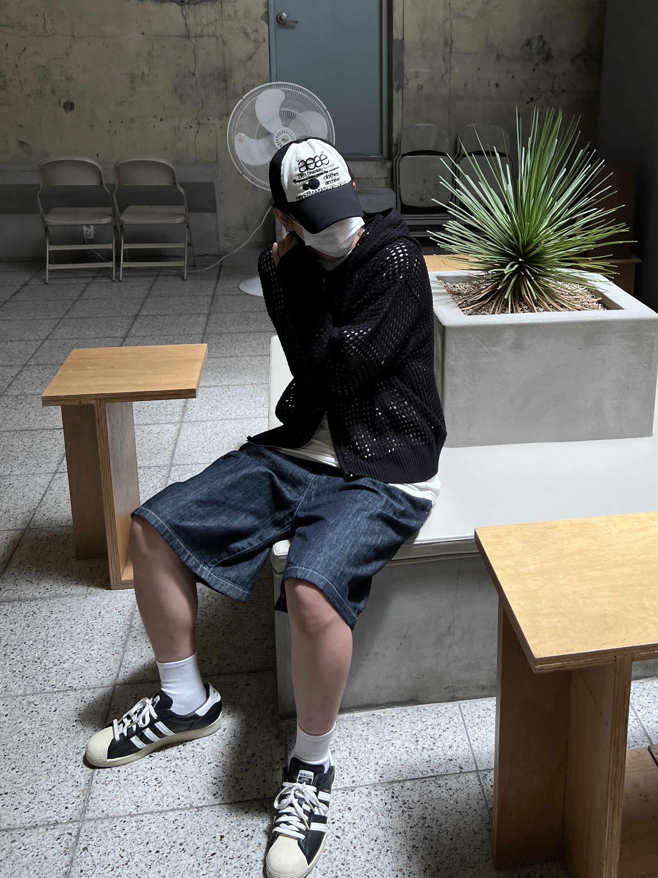 Adidas Superstar Premium Black White 착용 스타일