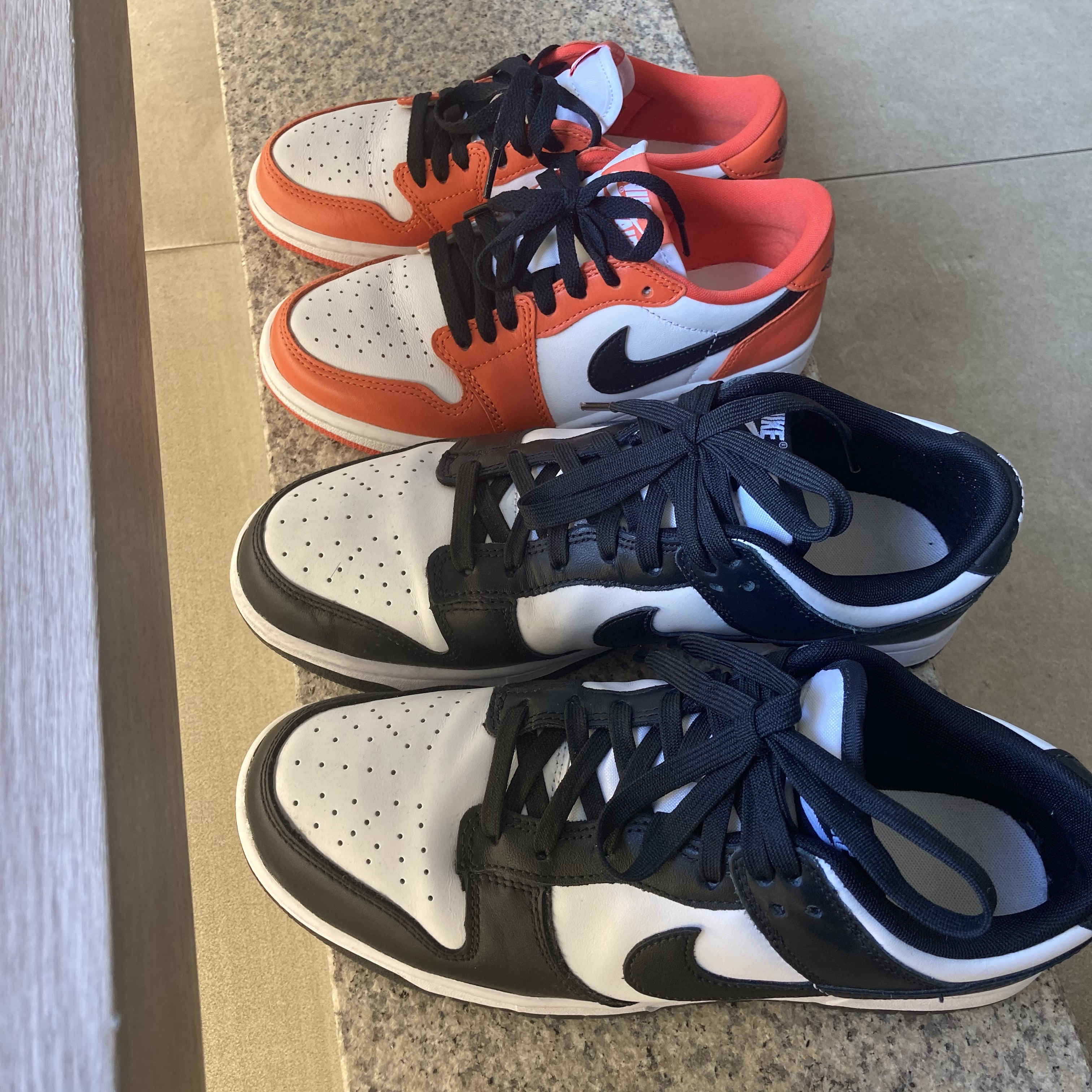 (W) Jordan 1 Low OG Starfish, Nike Dunk Low Retro Black 착용 스타일 - 2