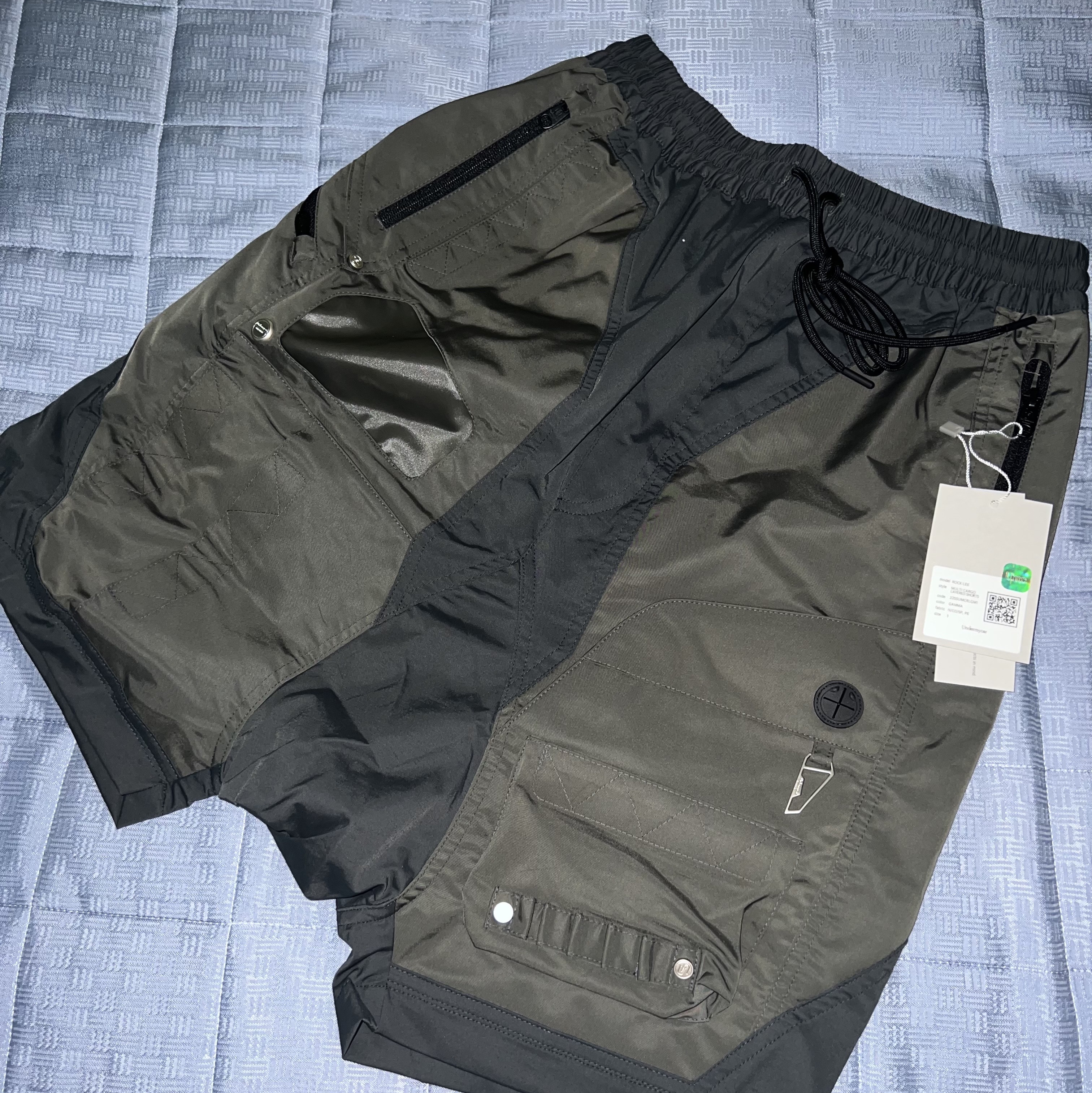 Undermycar Rock Lee Multi Cargo Layered Shorts Gamma - 22SS 착용 스타일 - 3