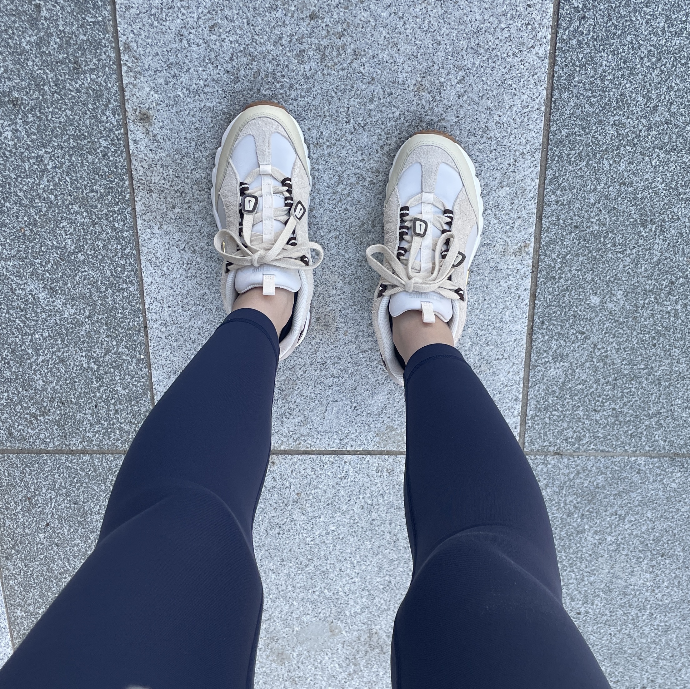 Nike x Jacquemus Air Humara LX Light Bone and Gold 착용 스타일 - 2