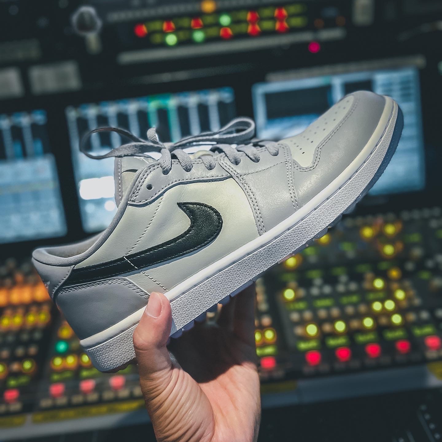 Jordan 1 Low Golf Wolf Grey 착용 스타일