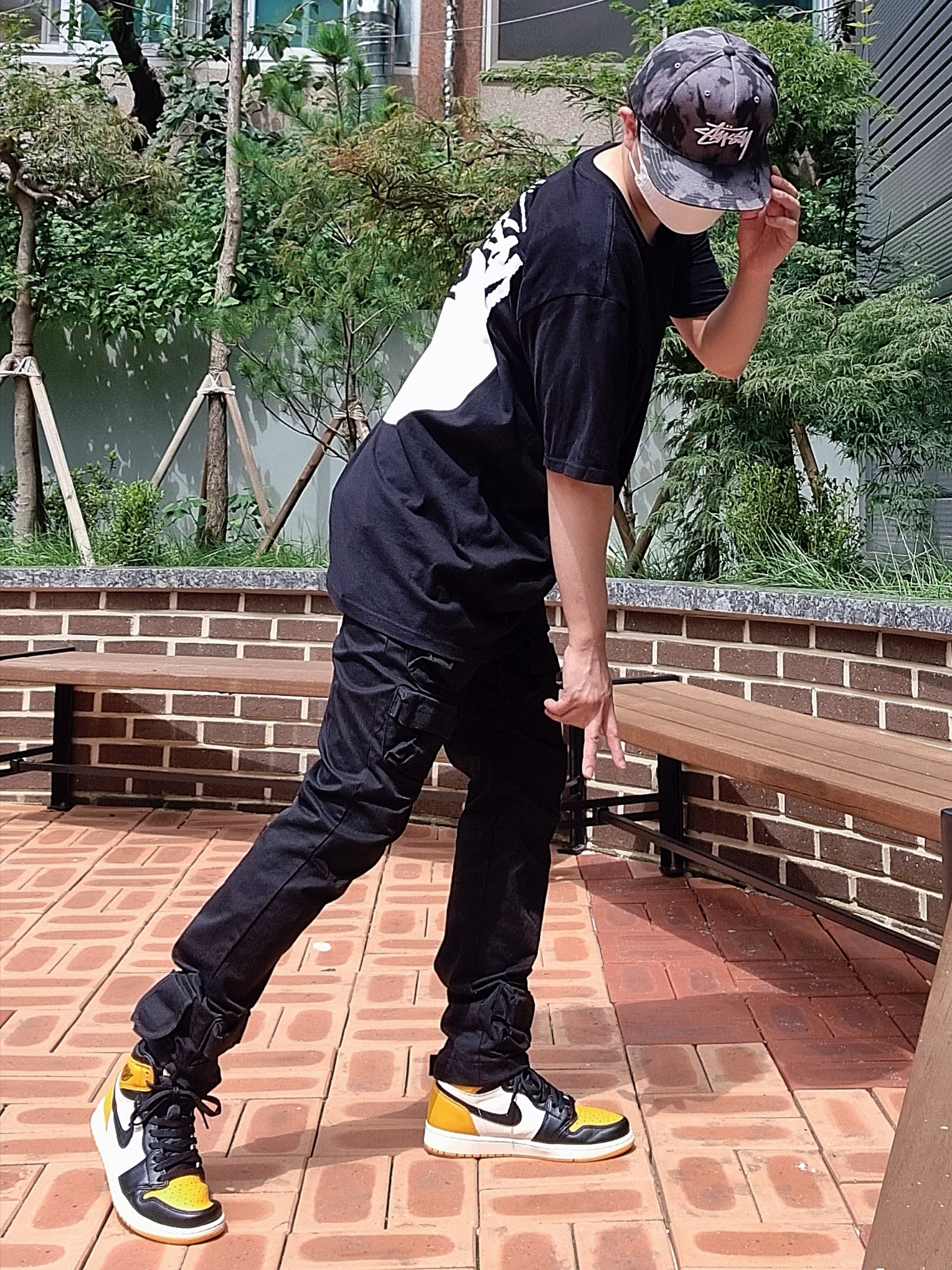 Jordan 1 Retro High OG Taxi, Stussy 8 Ball T-Shirt Black - 21SS 착용 스타일 - 1