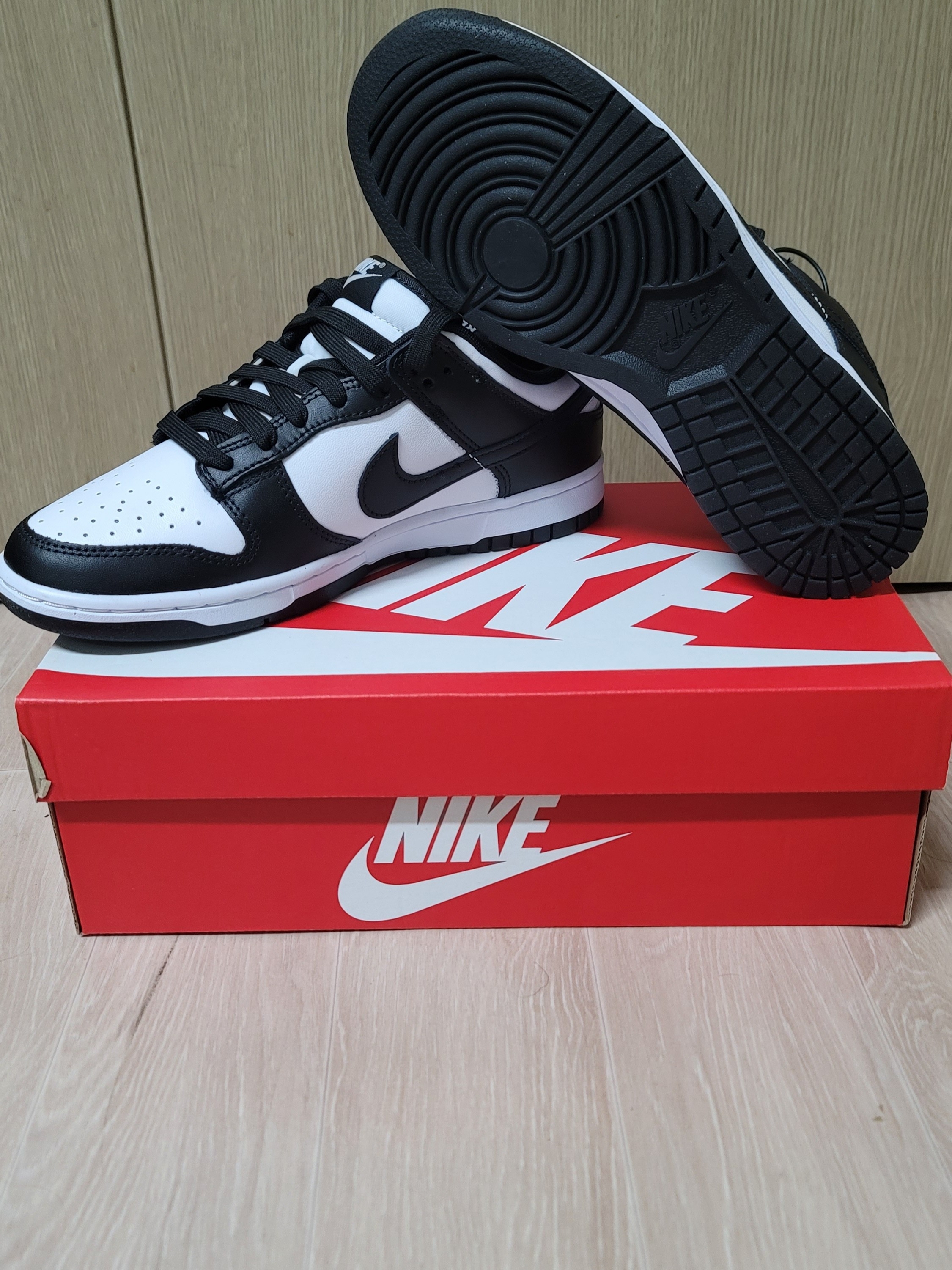 Nike Dunk Low Retro Black 착용 스타일 - 5