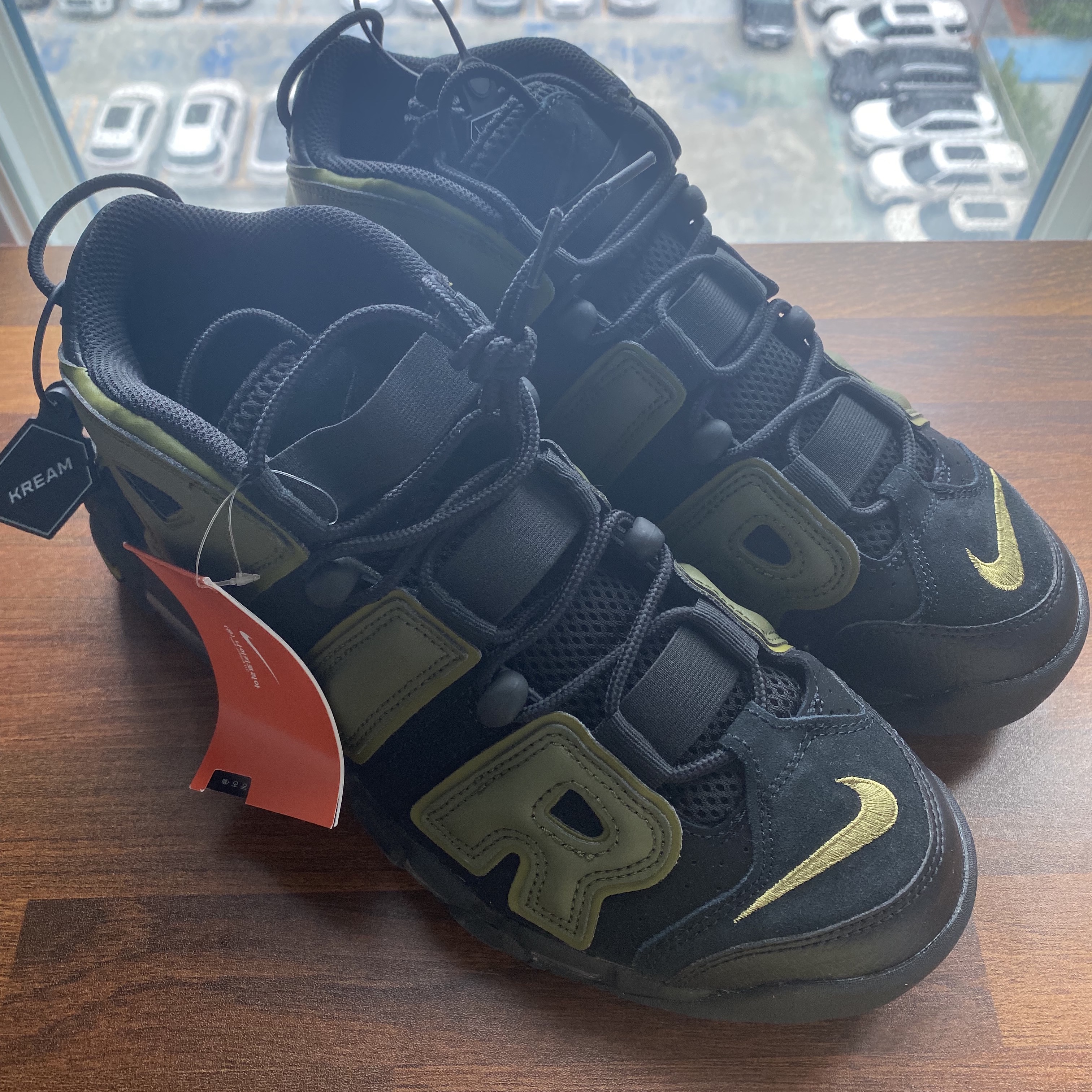 Nike Air More Uptempo 96 Rough Green 착용 스타일