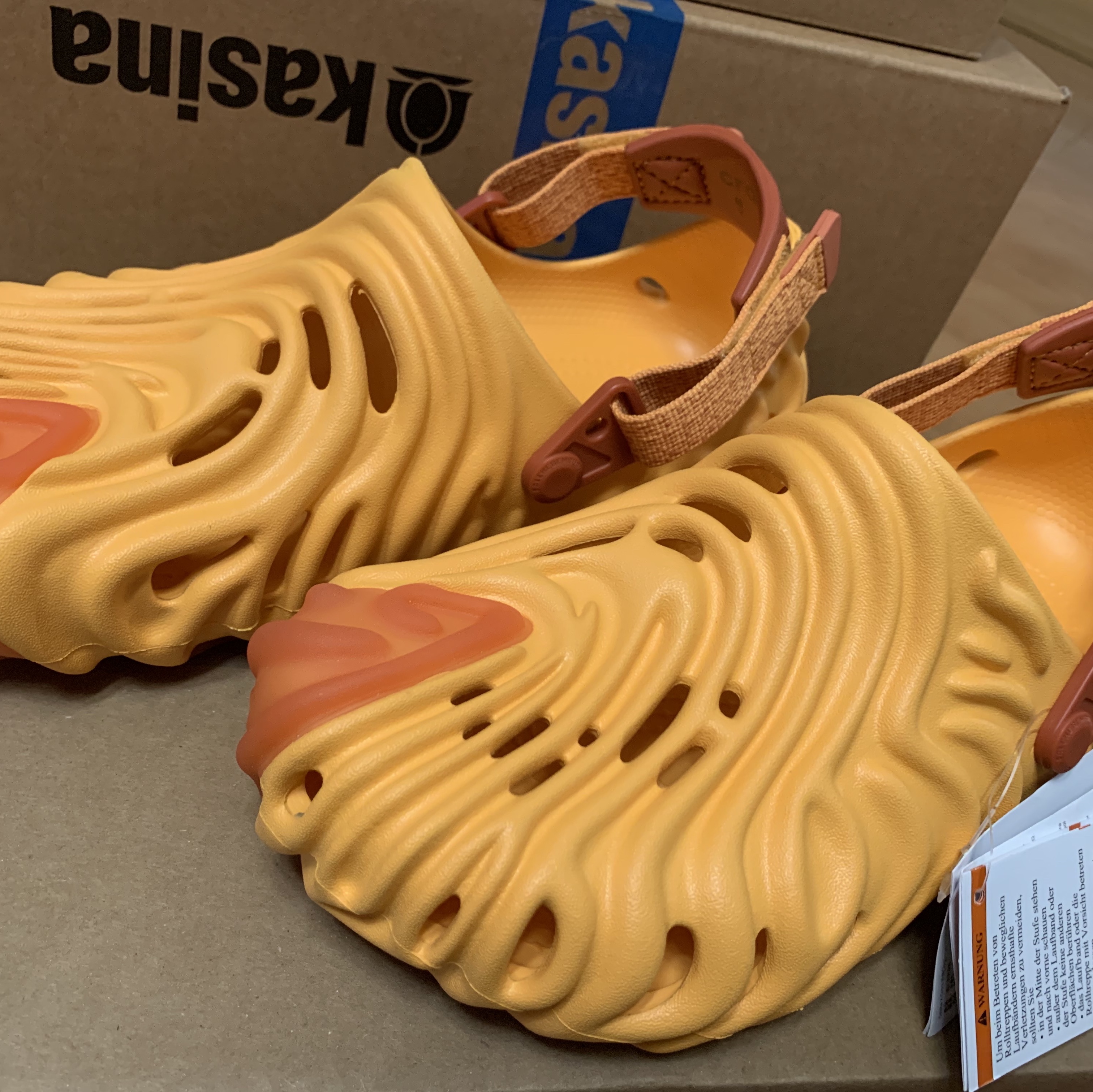 Crocs x Salehe Bembury Pollex Clog Cobbler 착용 스타일 - 1