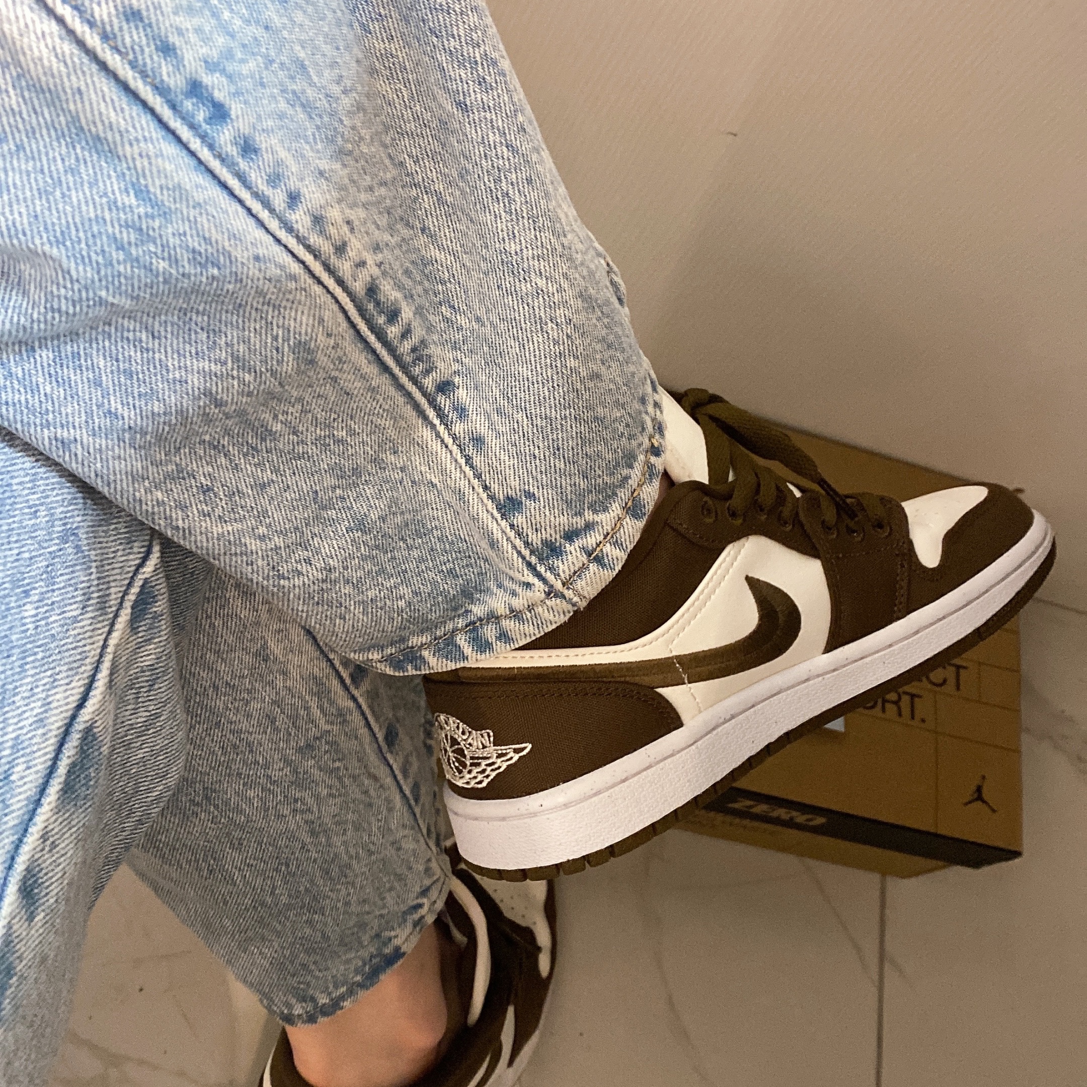 (W) Jordan 1 Low SE Light Olive 착용 스타일