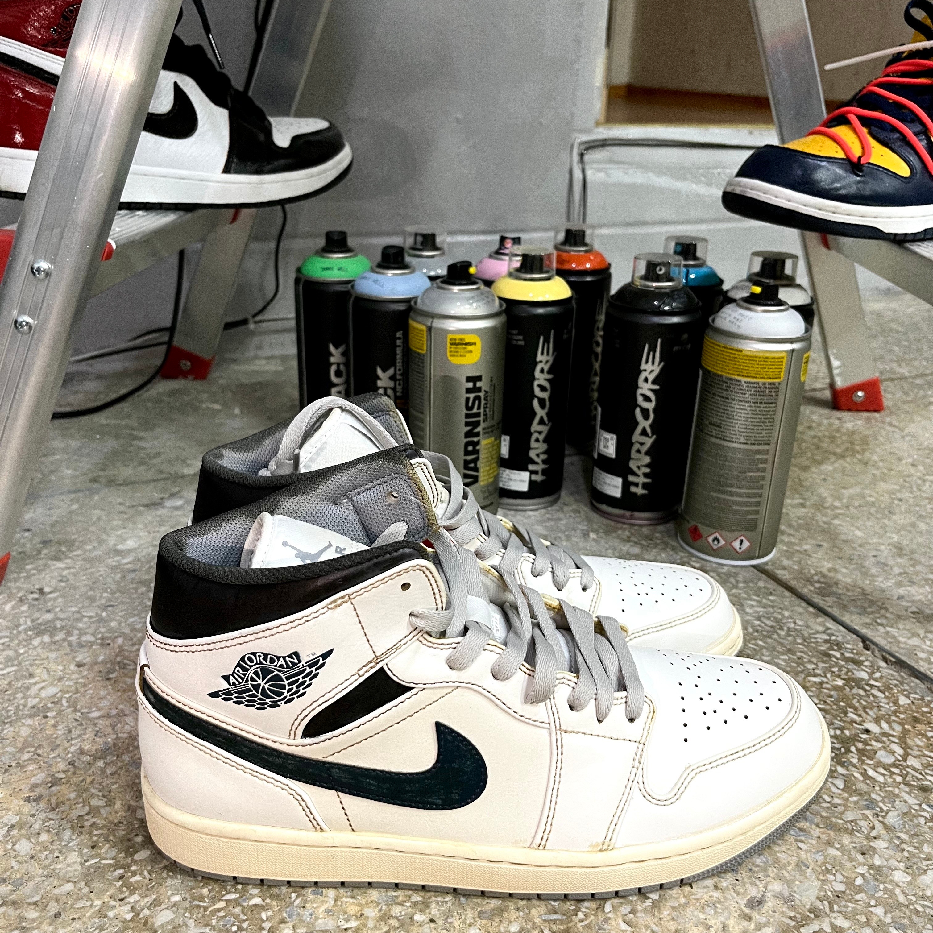 Jordan 1 Mid White Stealth 착용 스타일 - 1