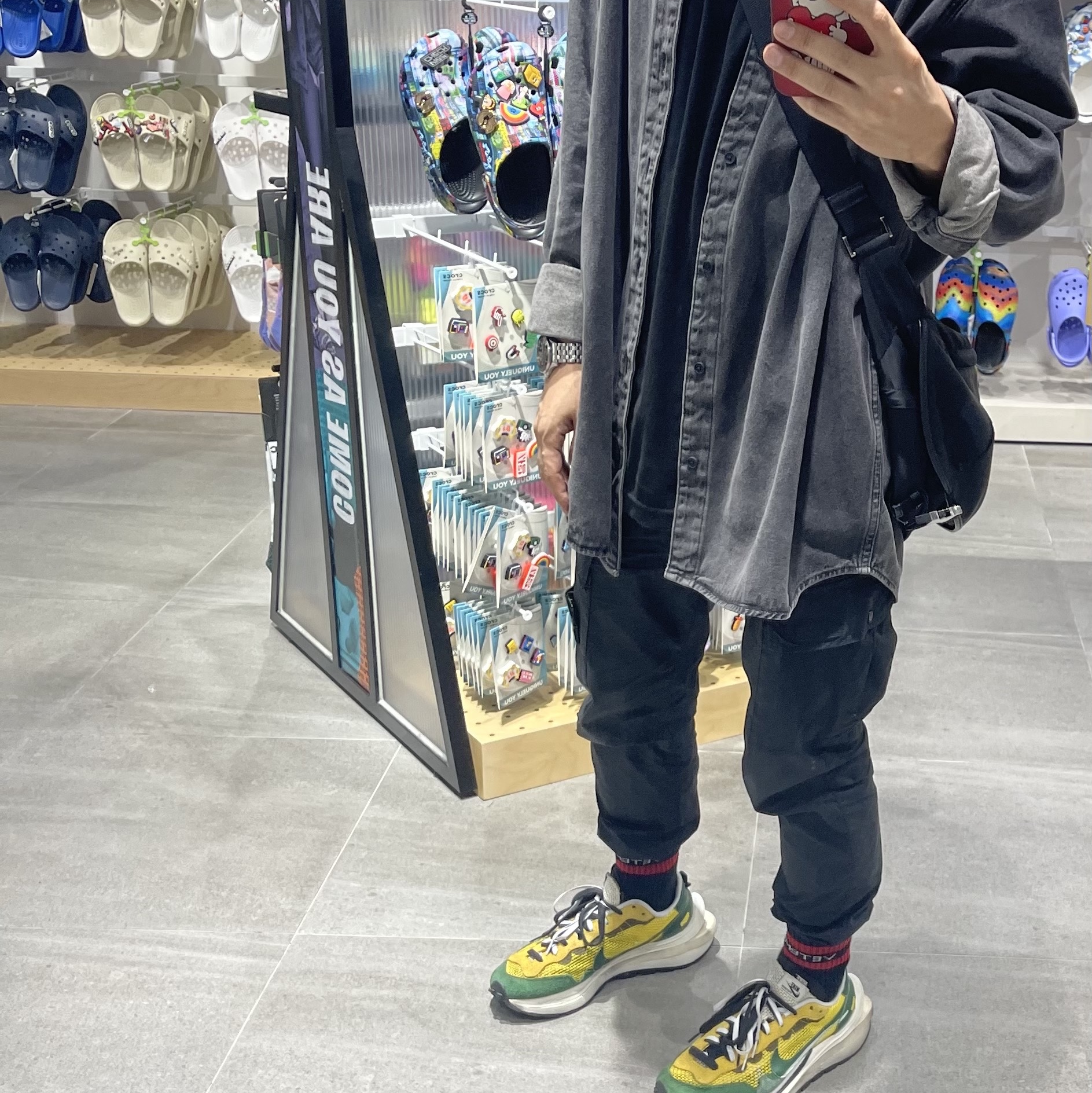 Prada Re-Nylon and Saffiano Leather Shoulder Bag Black, Nike x Sacai VaporWaffle Tour Yellow & Gorge Green Sail 착용 스타일