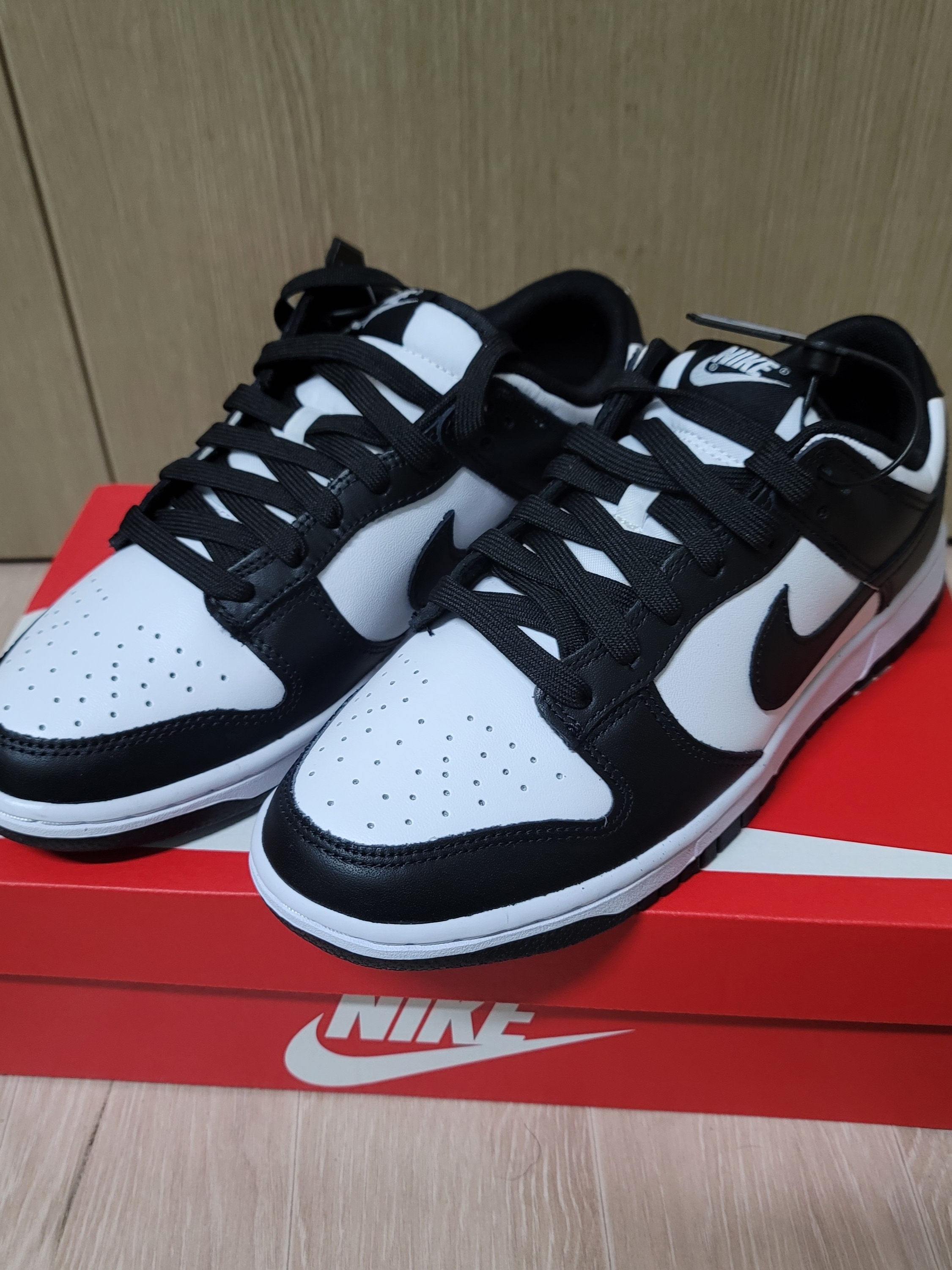 Nike Dunk Low Retro Black 착용 스타일 - 1