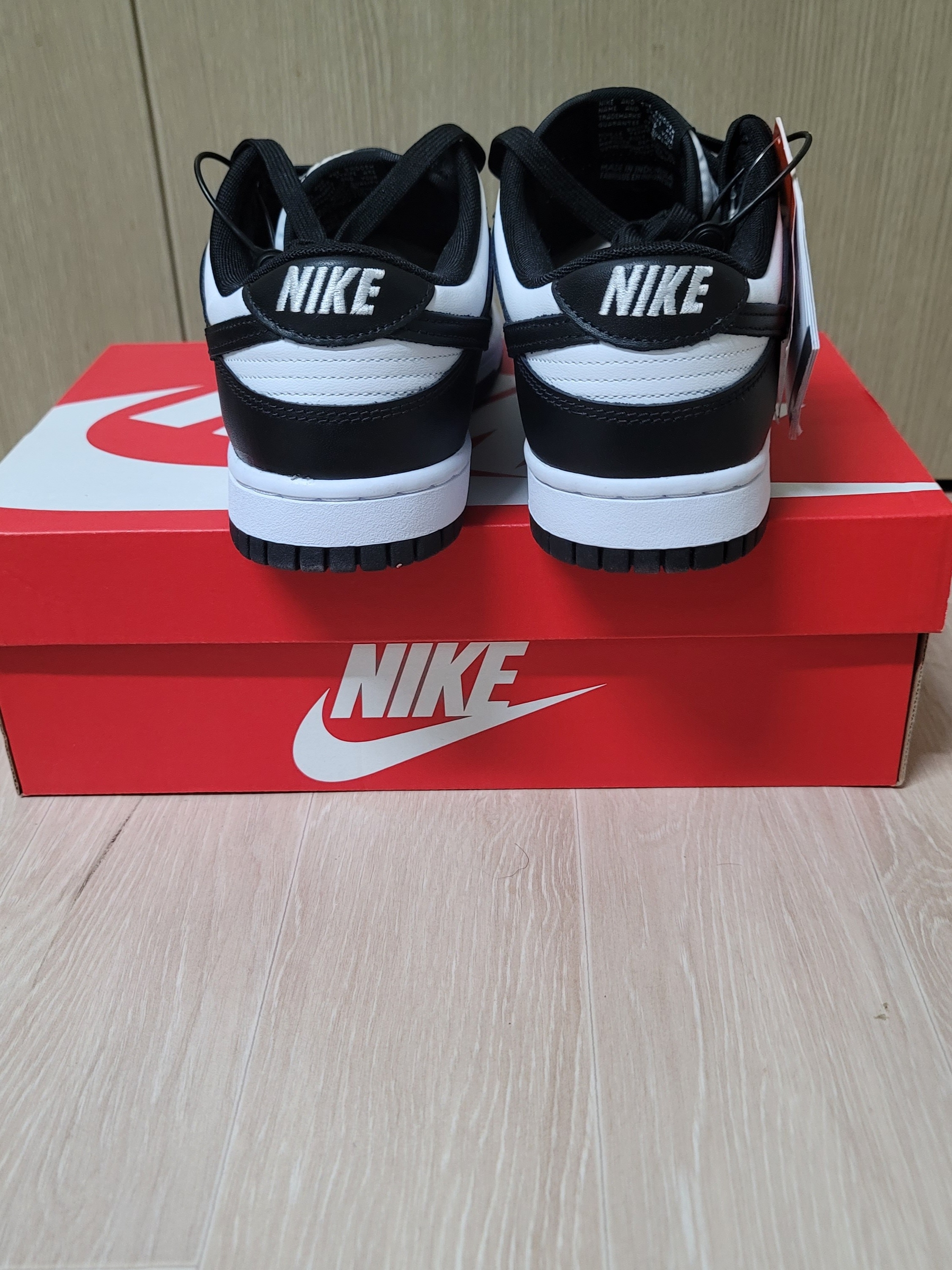 Nike Dunk Low Retro Black 착용 스타일 - 4