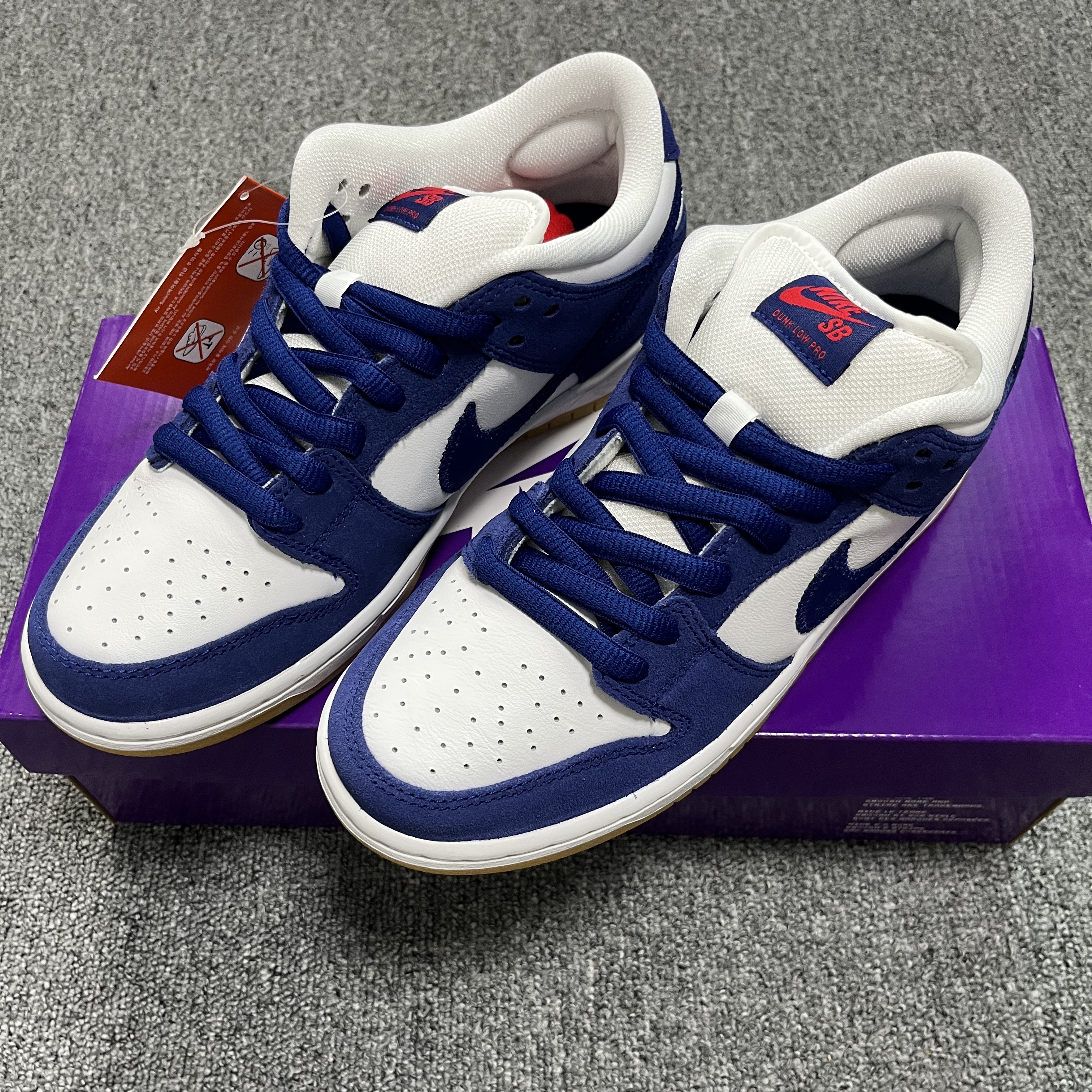 Nike SB Dunk Low Pro Premium Deep Royal Blue 착용 스타일