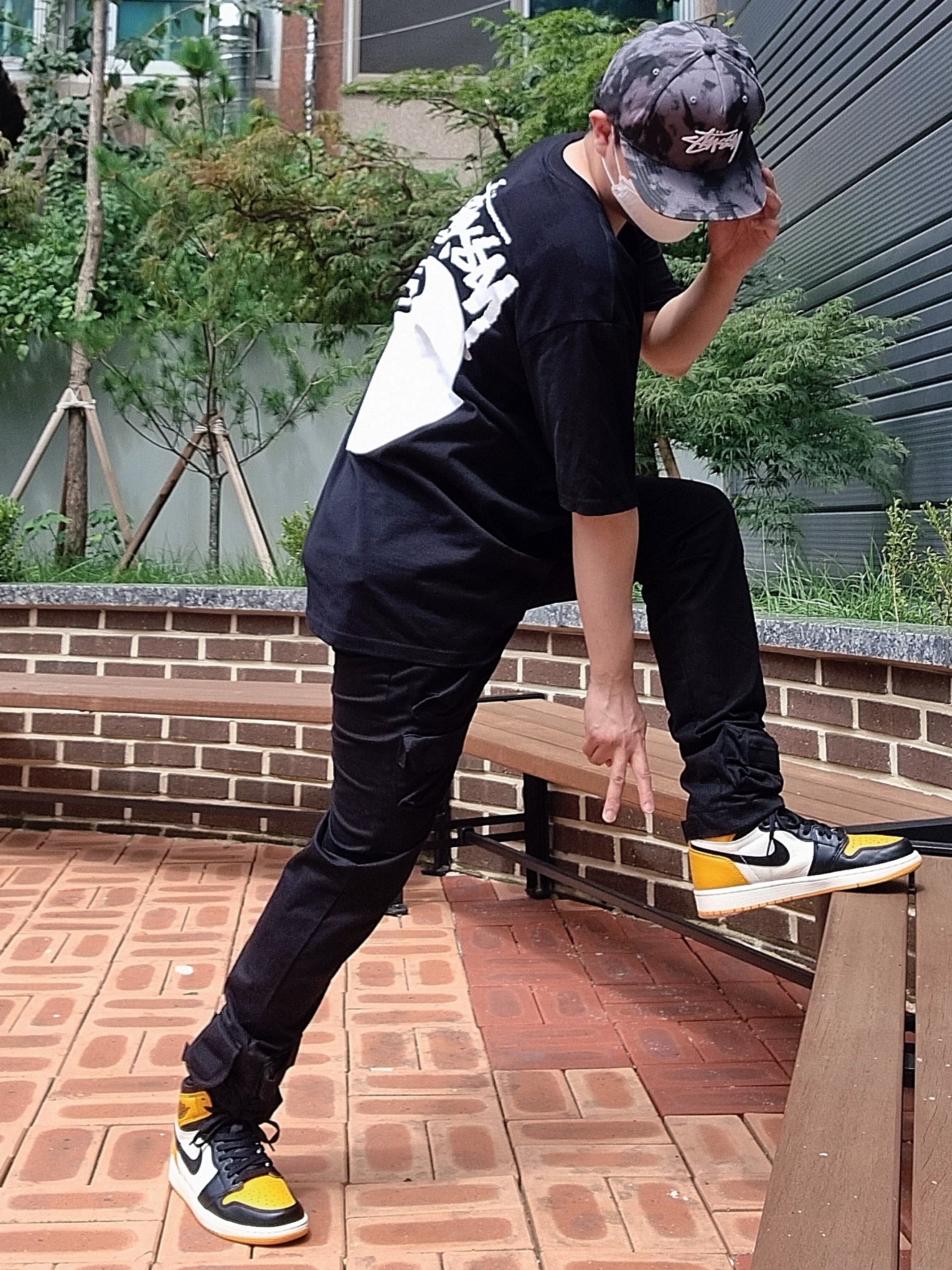 Jordan 1 Retro High OG Taxi, Stussy 8 Ball T-Shirt Black - 21SS 착용 스타일 - 2