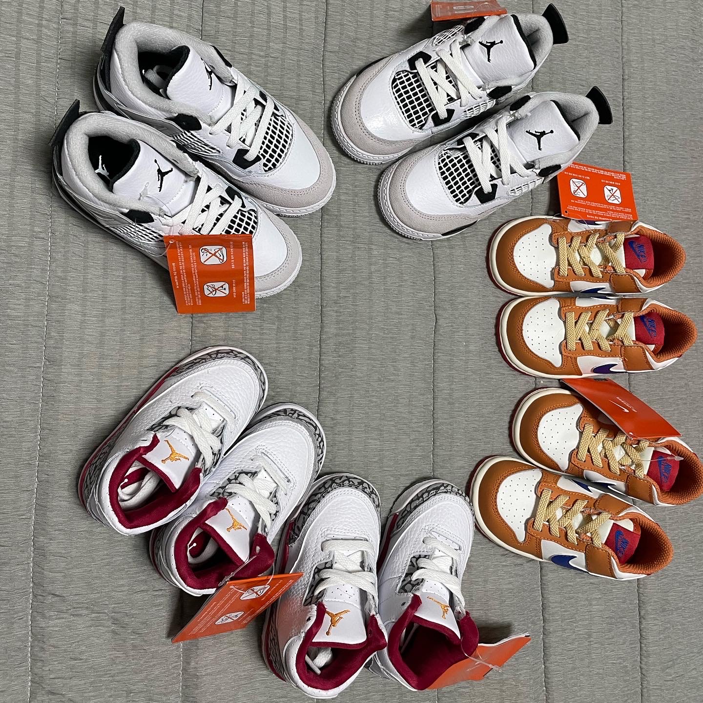 (TD) Nike Dunk Low Hot Curry and Game Royal, (TD) Jordan 4 Retro White and Black 착용 스타일 - 3