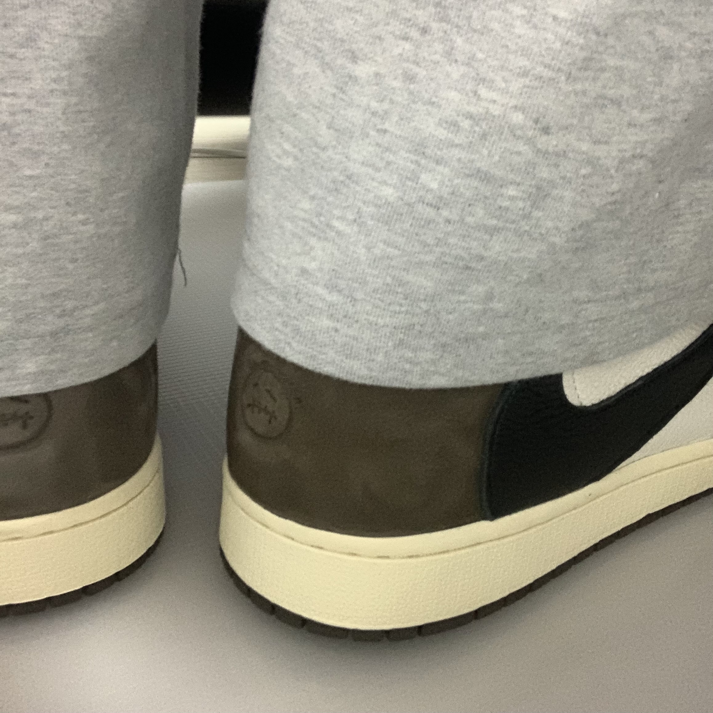 Jordan 1 x Travis Scott Retro High OG SP Mocha 착용 스타일