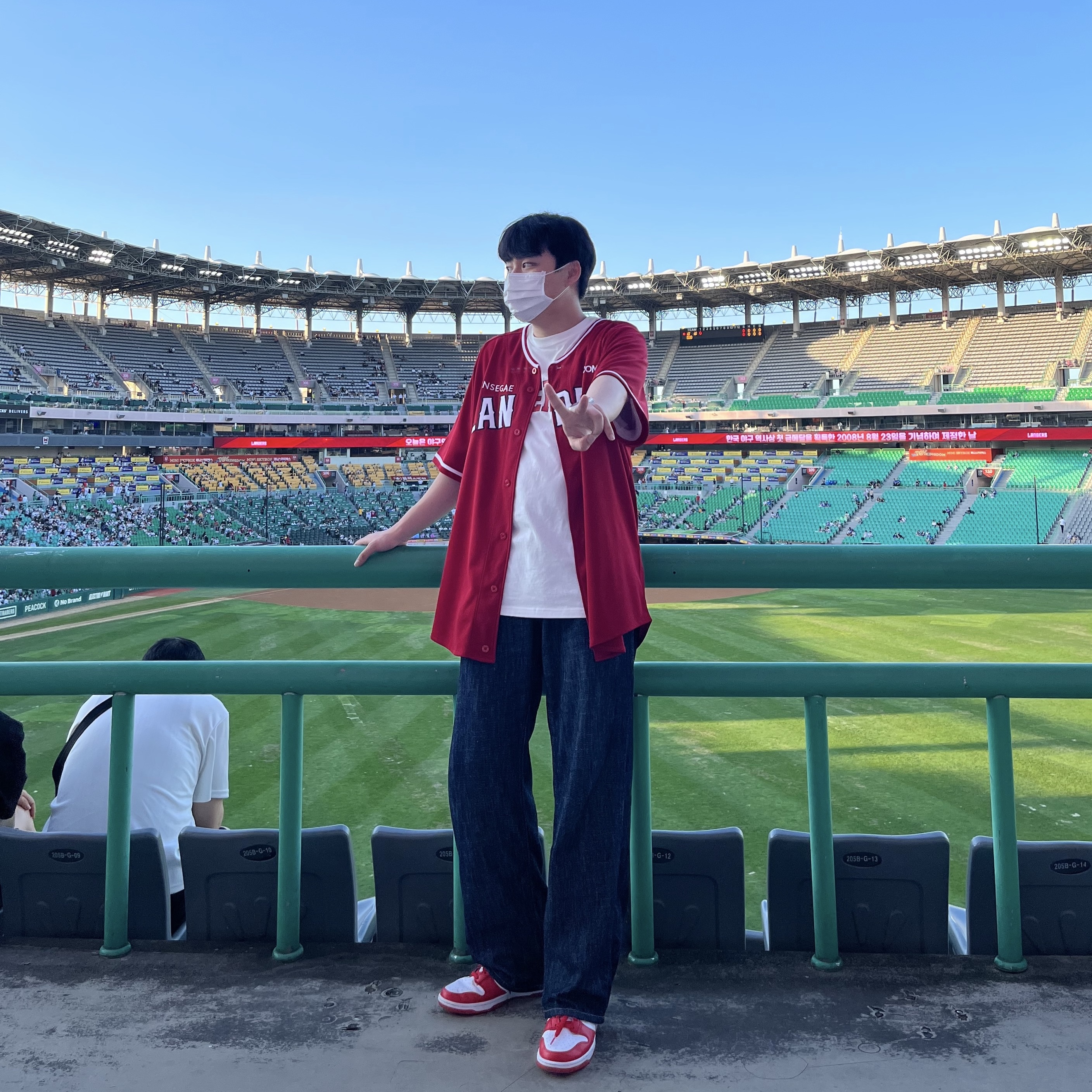 Nike Dunk High Retro Championship White and Red 착용 스타일