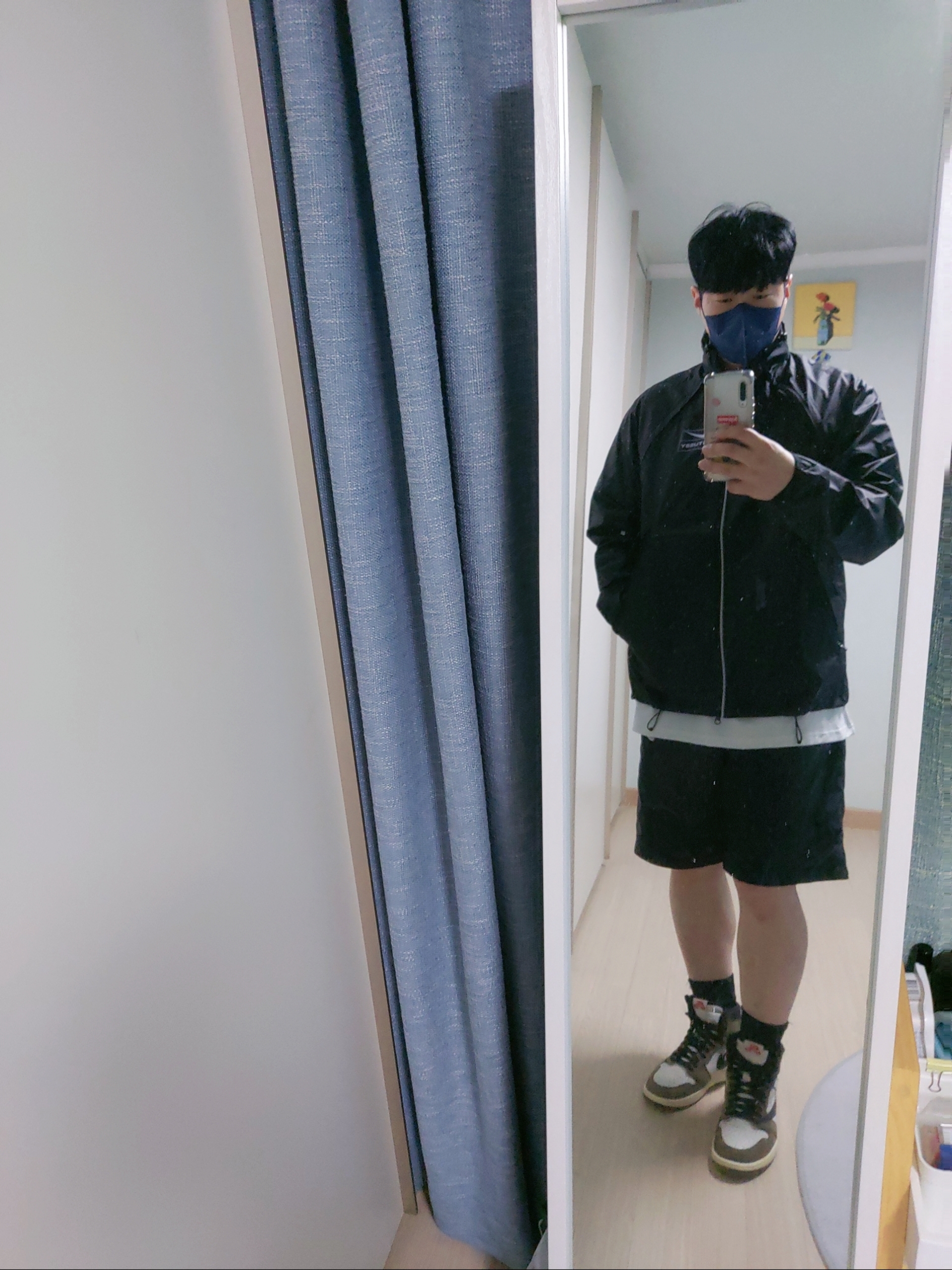 Jordan 1 x Travis Scott Retro High OG SP Mocha, Nike x Stussy NRG FL Storm-Fit Jacket Black (DO5304-010) 착용 스타일 - 2